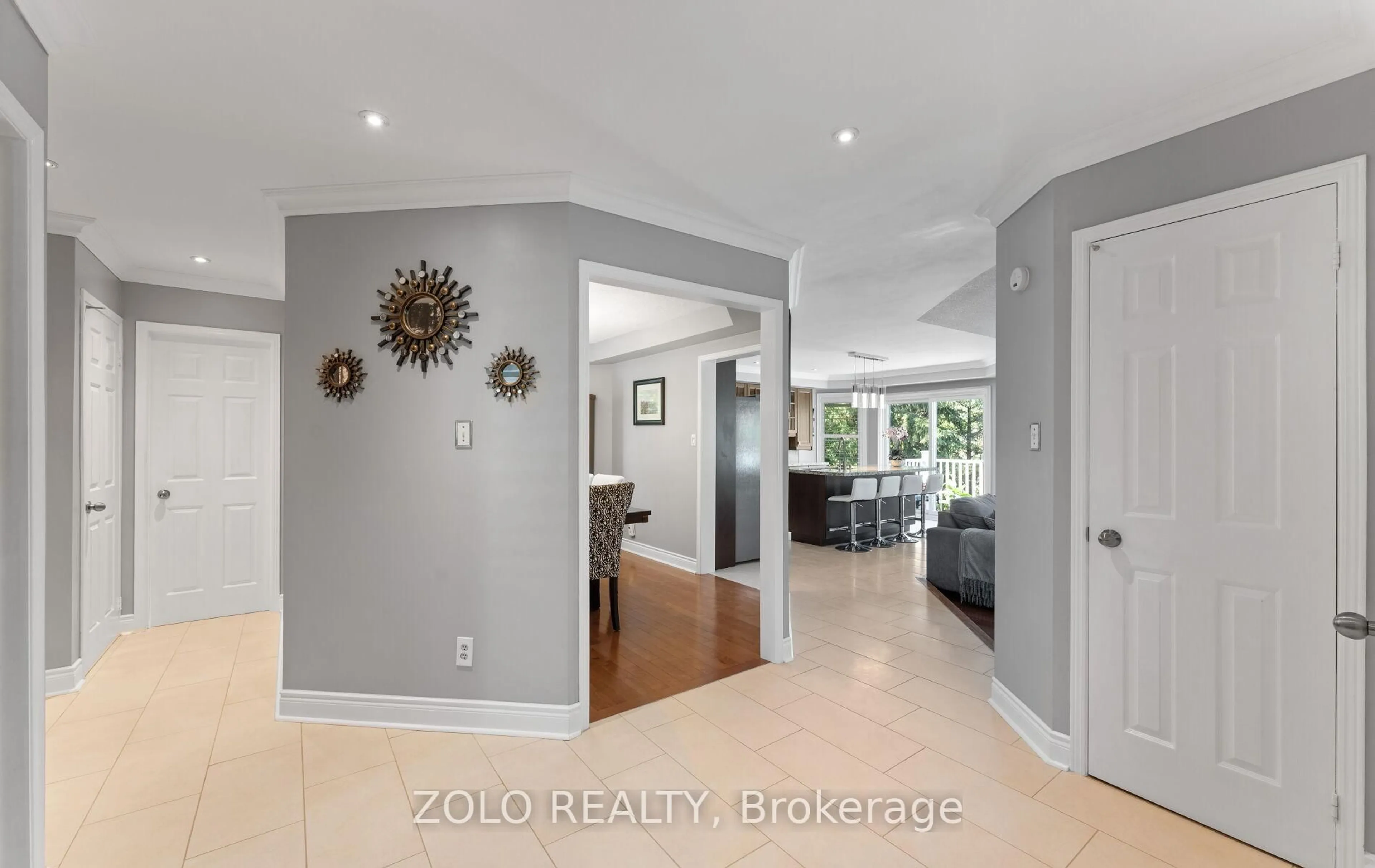 Indoor entryway for 3454 Pintail Circ, Mississauga Ontario L5N 6C7
