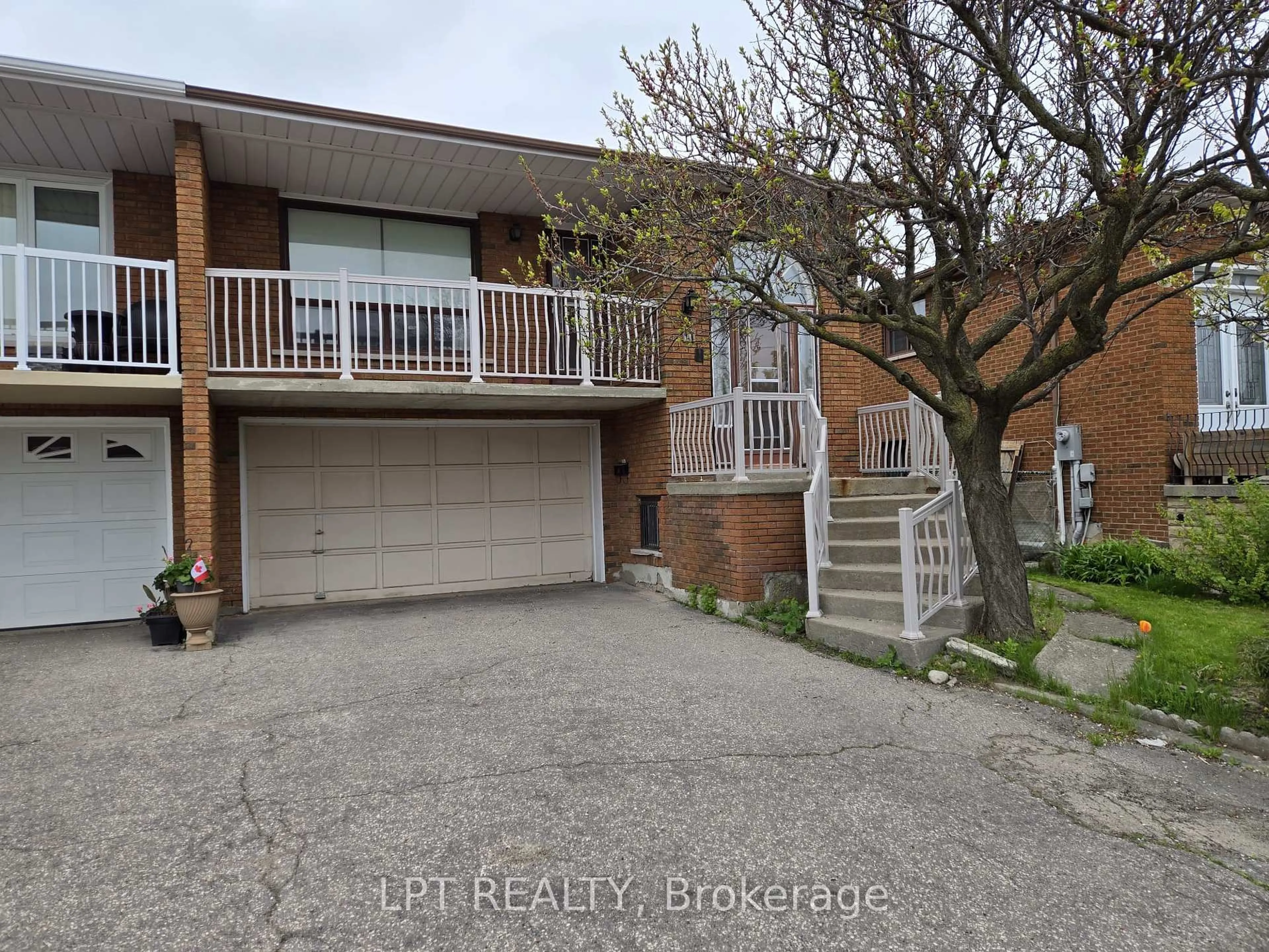 A pic from outside/outdoor area/front of a property/back of a property/a pic from drone, street for 71 Arthur Griffith Dr, Toronto Ontario M3L 2J9