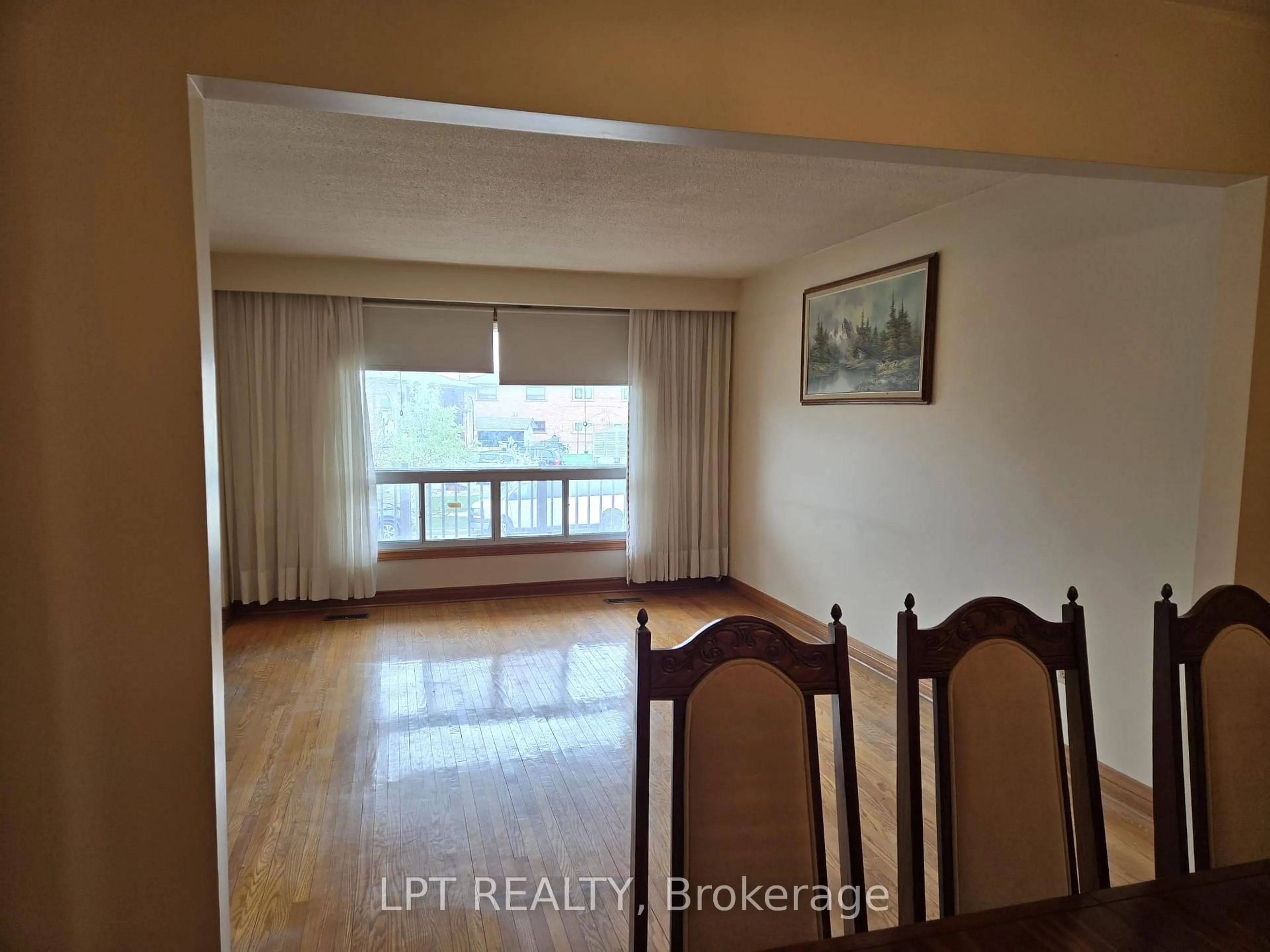 A pic of a room for 71 Arthur Griffith Dr, Toronto Ontario M3L 2J9