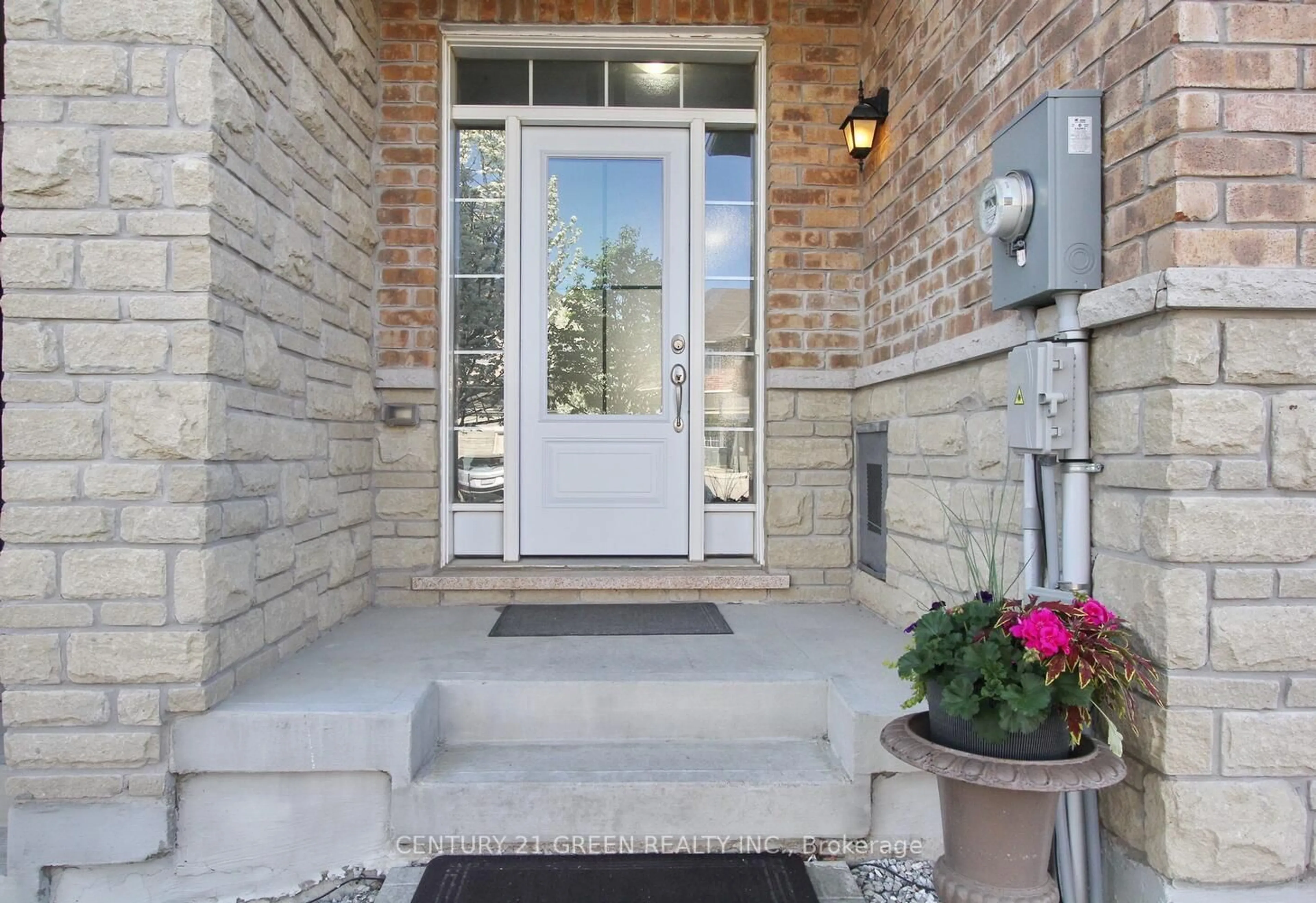Indoor entryway for 69 Maple Cider St, Caledon Ontario L7C 4B8