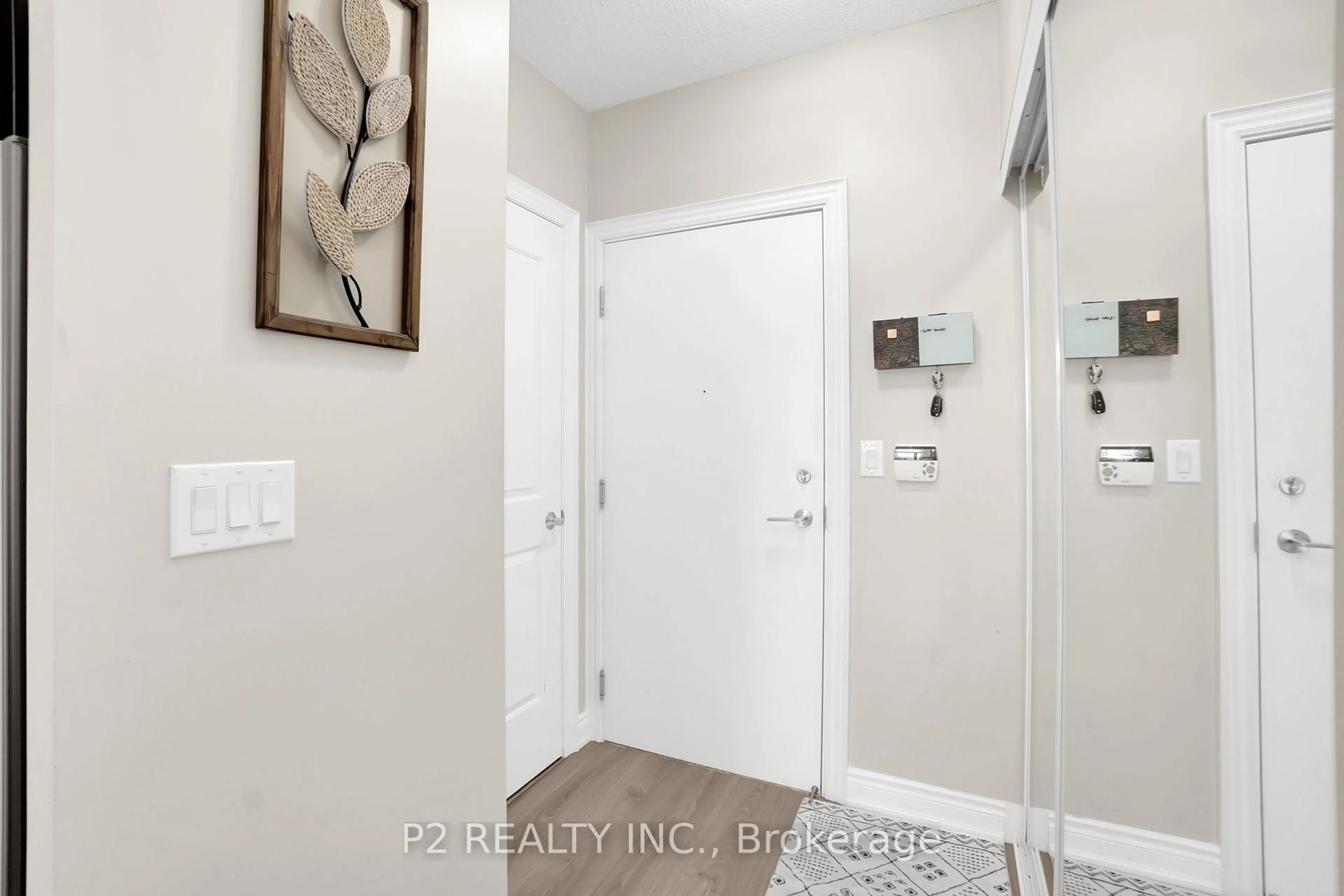 Indoor entryway for 16 Brookers Lane #1002, Toronto Ontario M8V 0A5