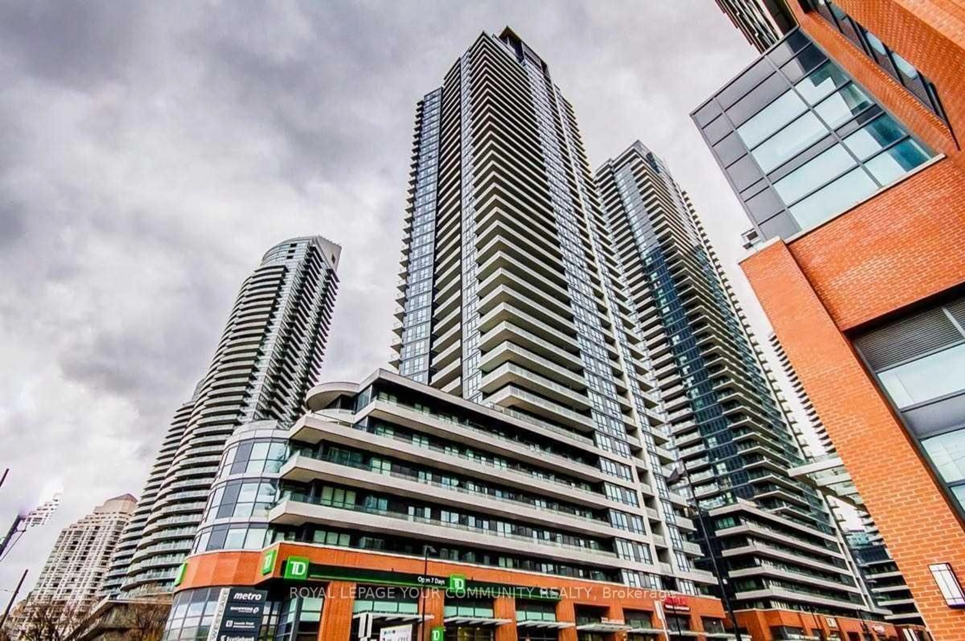 A pic from outside/outdoor area/front of a property/back of a property/a pic from drone, city buildings view from balcony for 2212 Lake SHore Blvd #2109, Toronto Ontario M8V 0C2