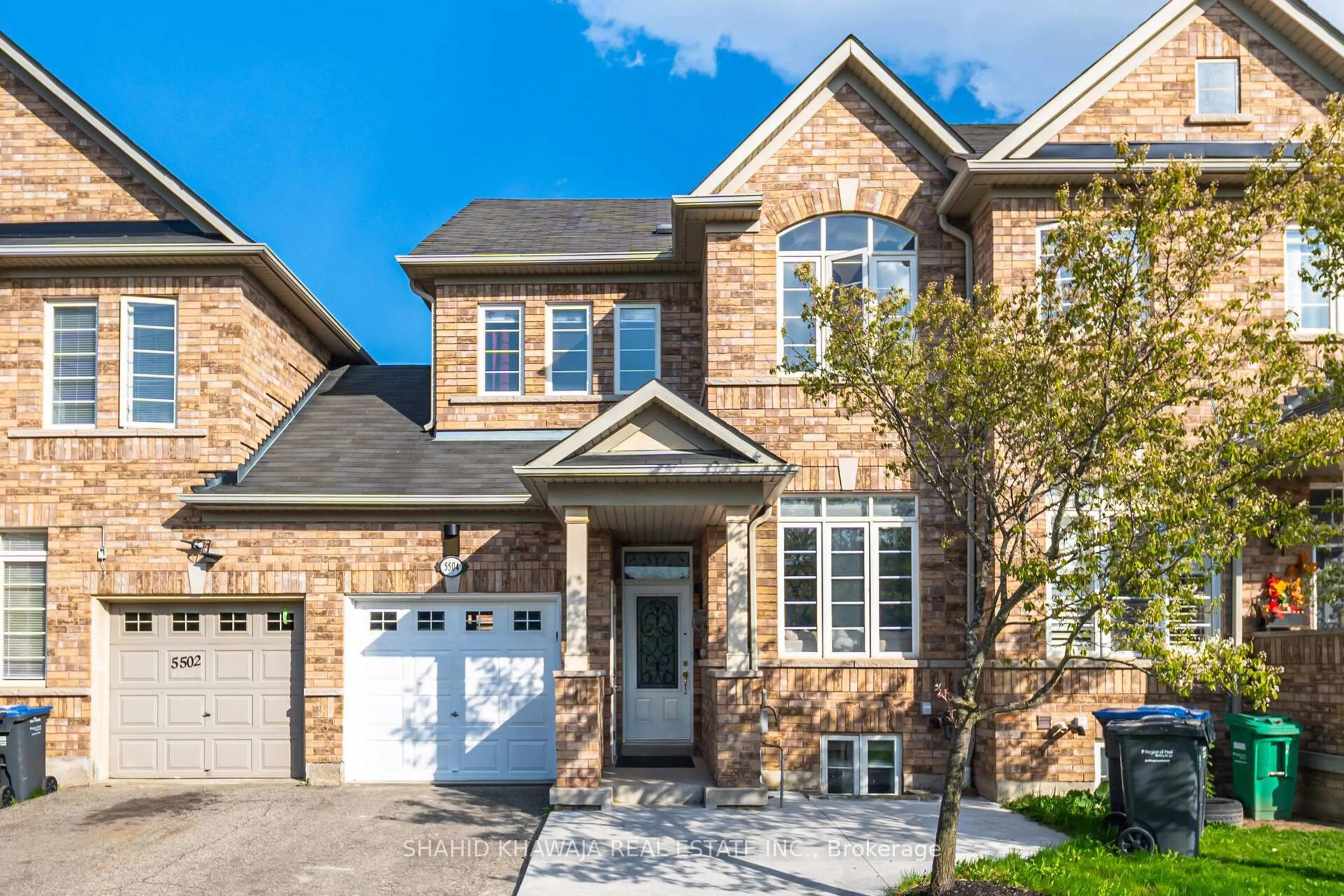 Home with brick exterior material, street for 5504 Waterwind Cres, Mississauga Ontario L5M 0G4