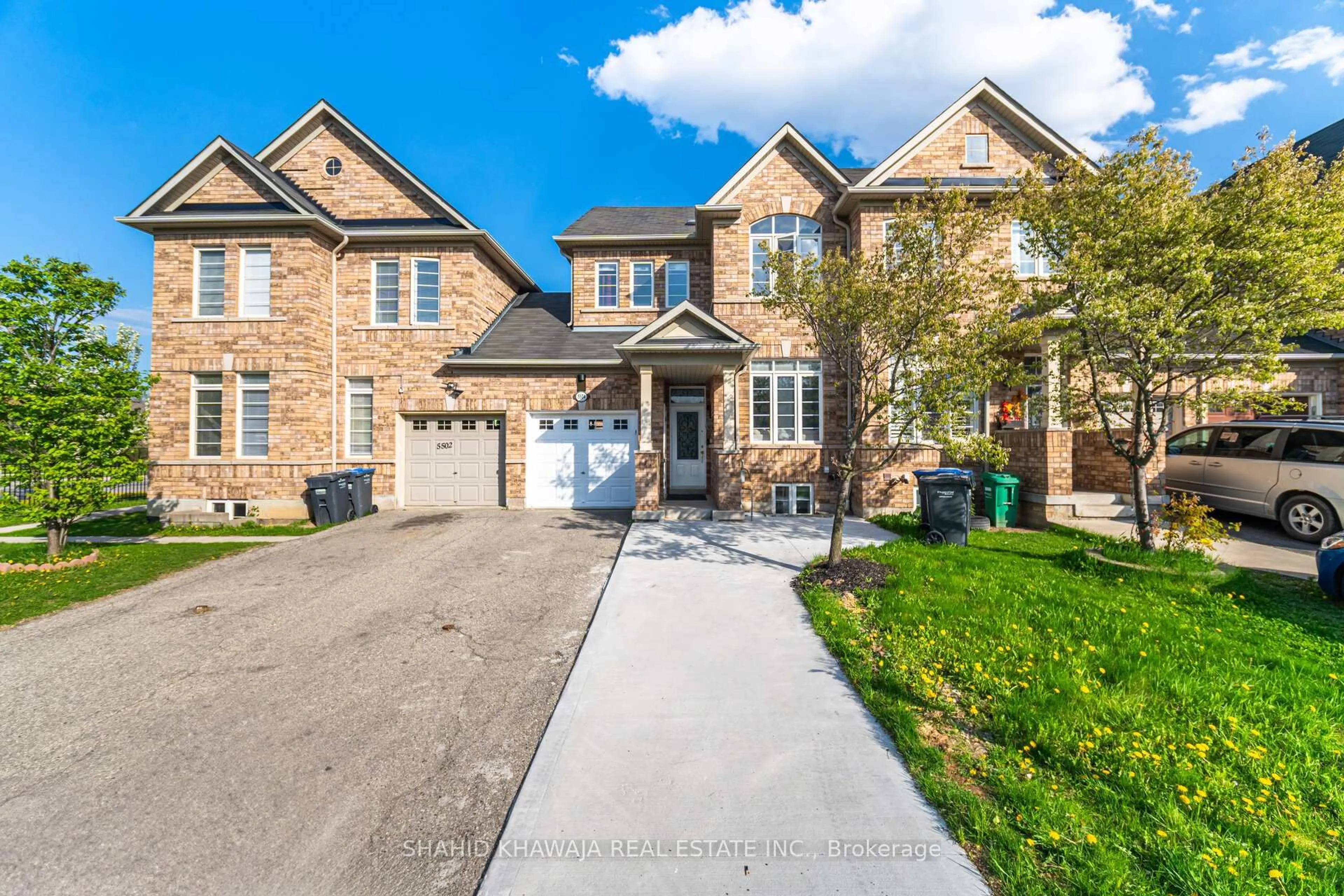 Home with brick exterior material, street for 5504 Waterwind Cres, Mississauga Ontario L5M 0G4