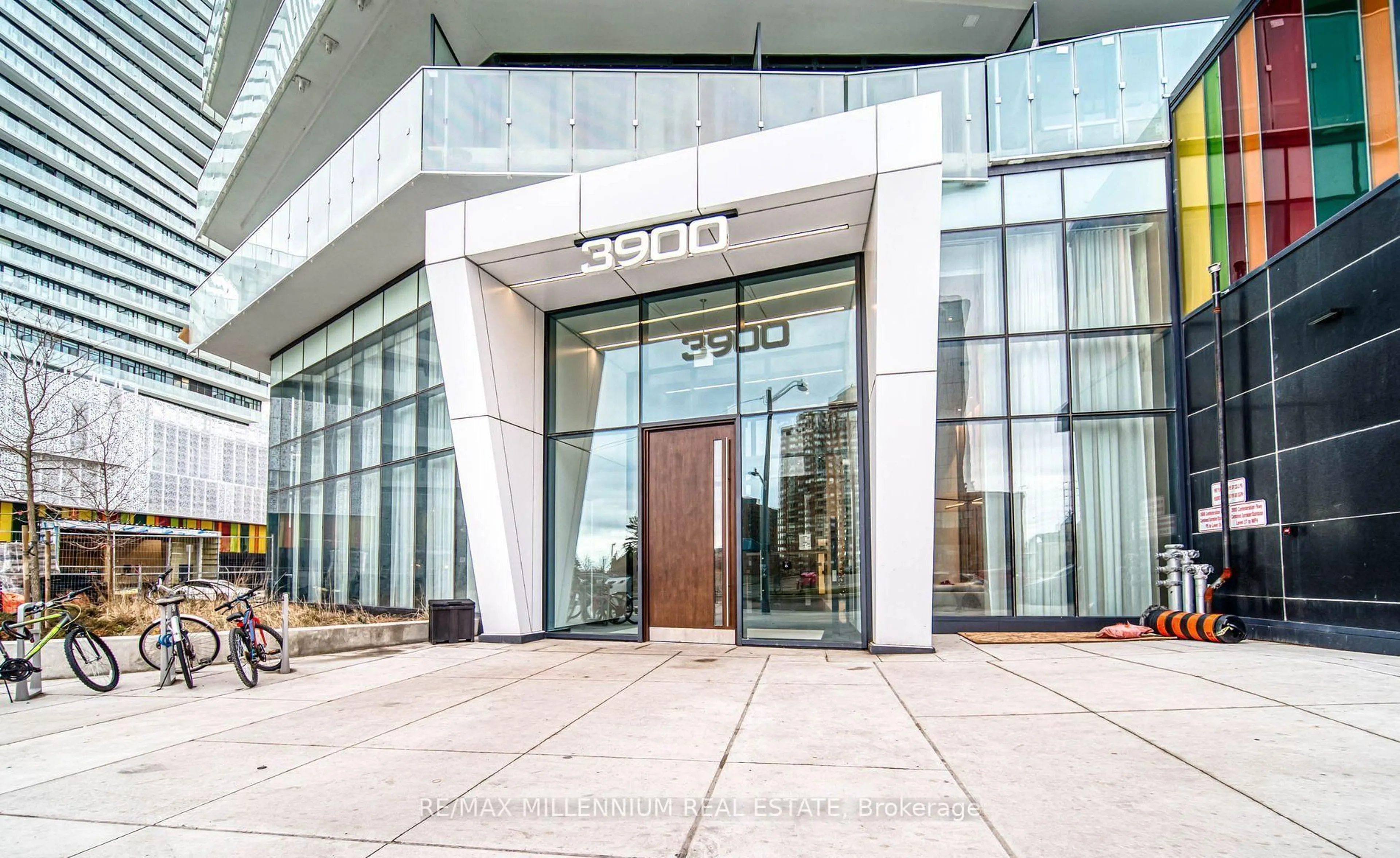 Indoor foyer for 3900 Confederation Pkwy #4503, Mississauga Ontario L5B 0M3