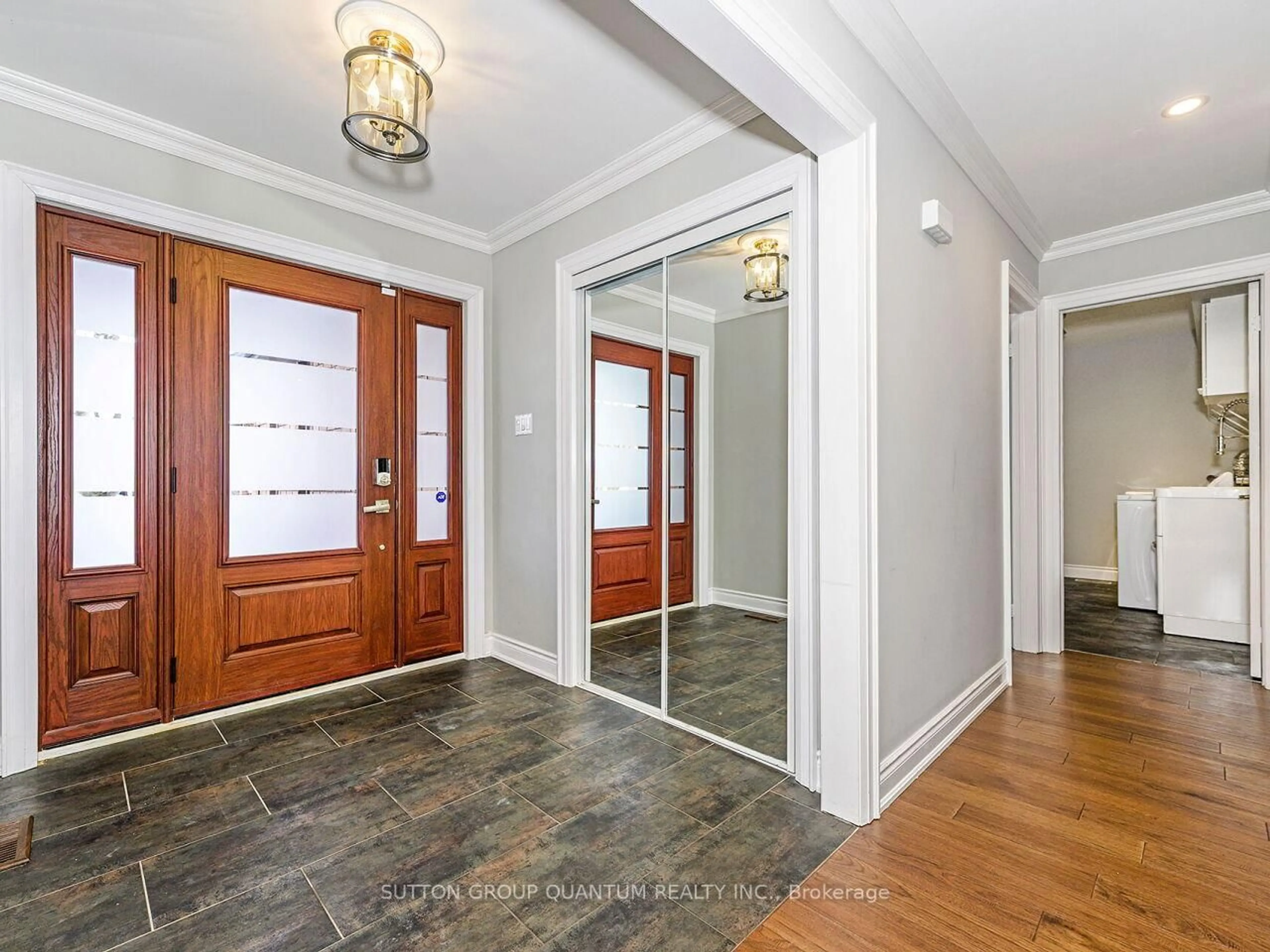 Indoor entryway for 238 Elderwood Tr, Oakville Ontario L6H 5W2