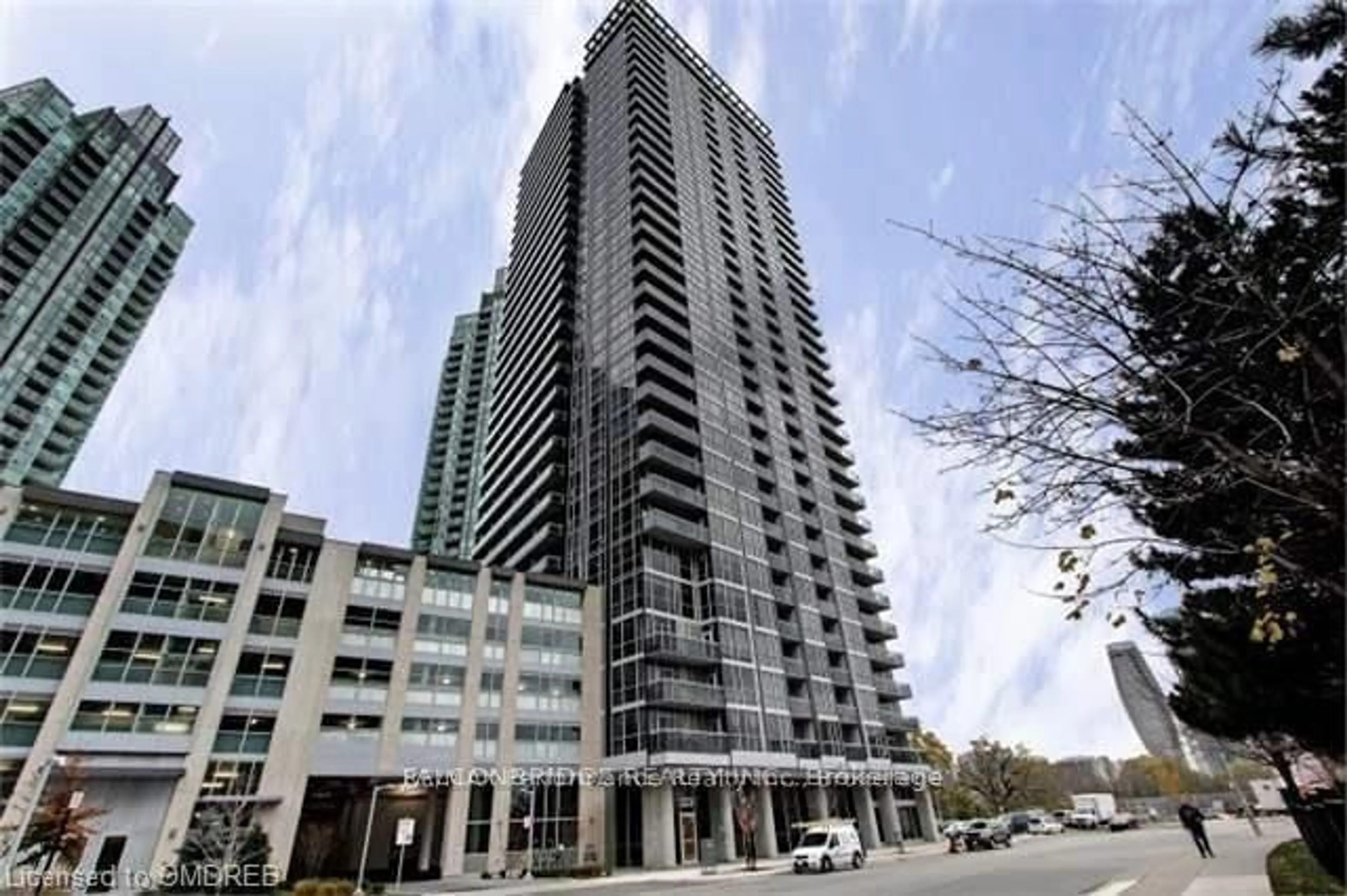 Indoor foyer for 223 Webb Dr #2110, Mississauga Ontario L5B 0E8