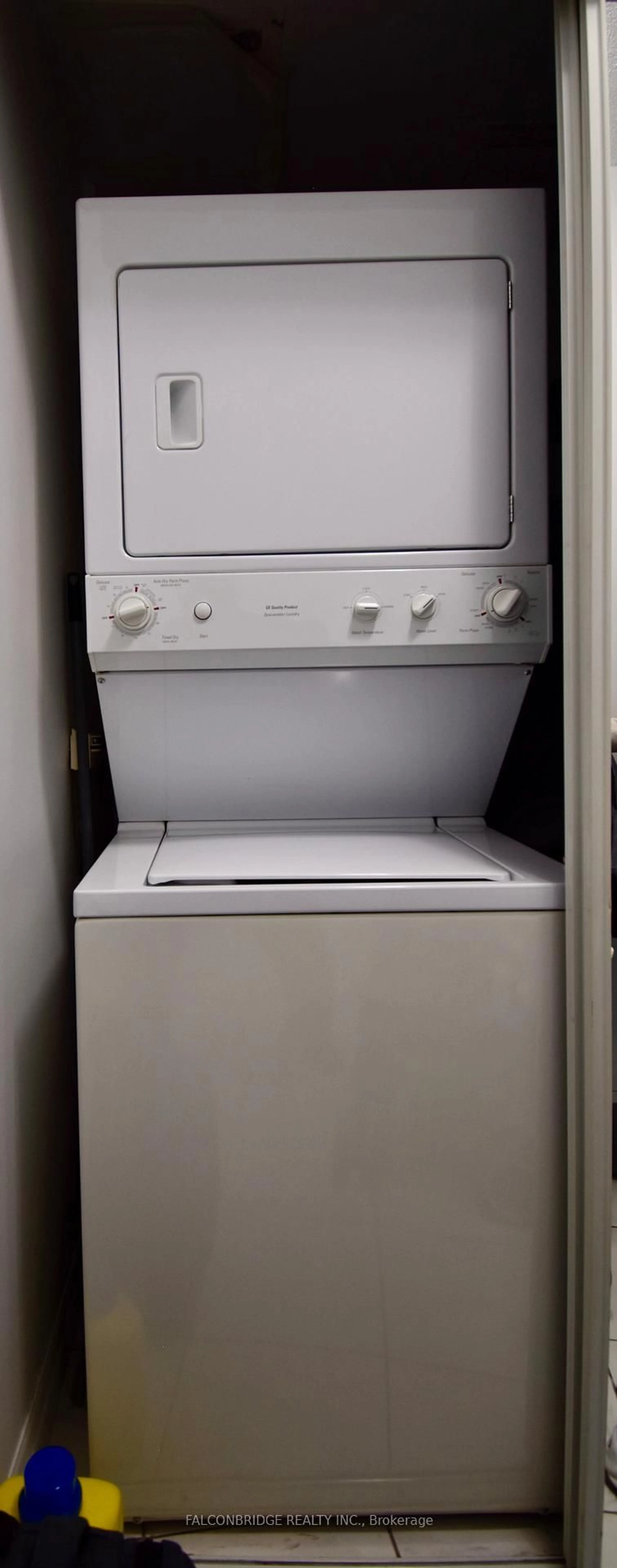 Laundry room for 223 Webb Dr #2110, Mississauga Ontario L5B 0E8