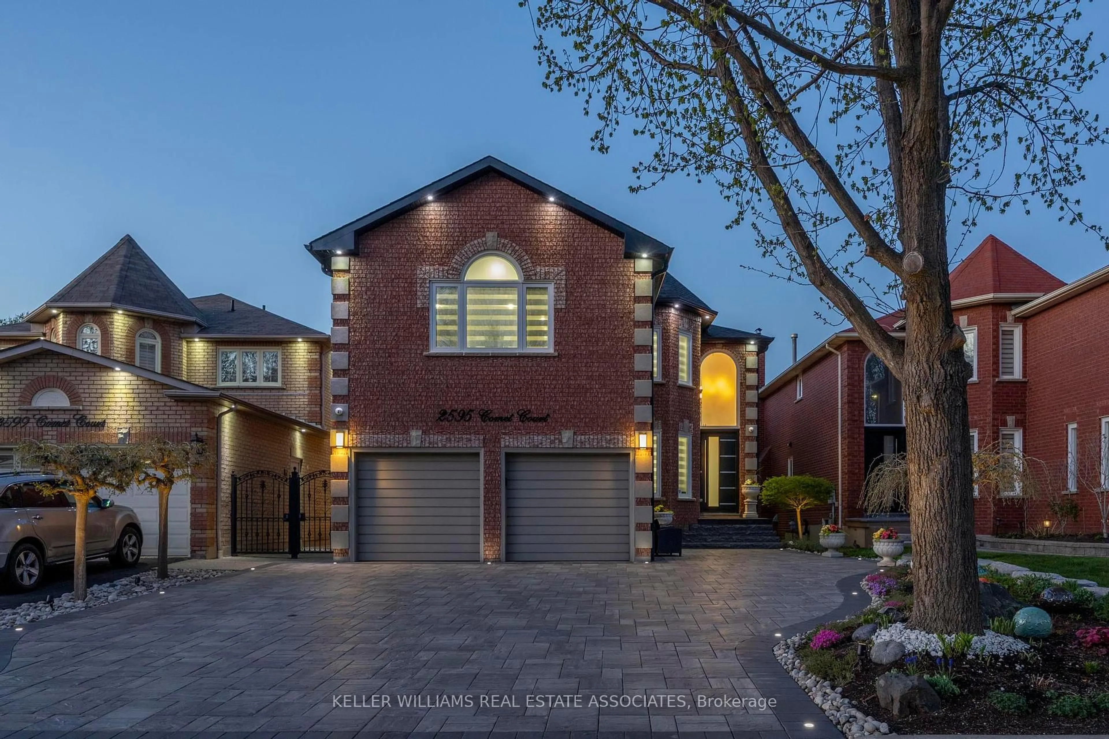Home with brick exterior material, street for 2595 Comet Crt, Mississauga Ontario L5K 2R4