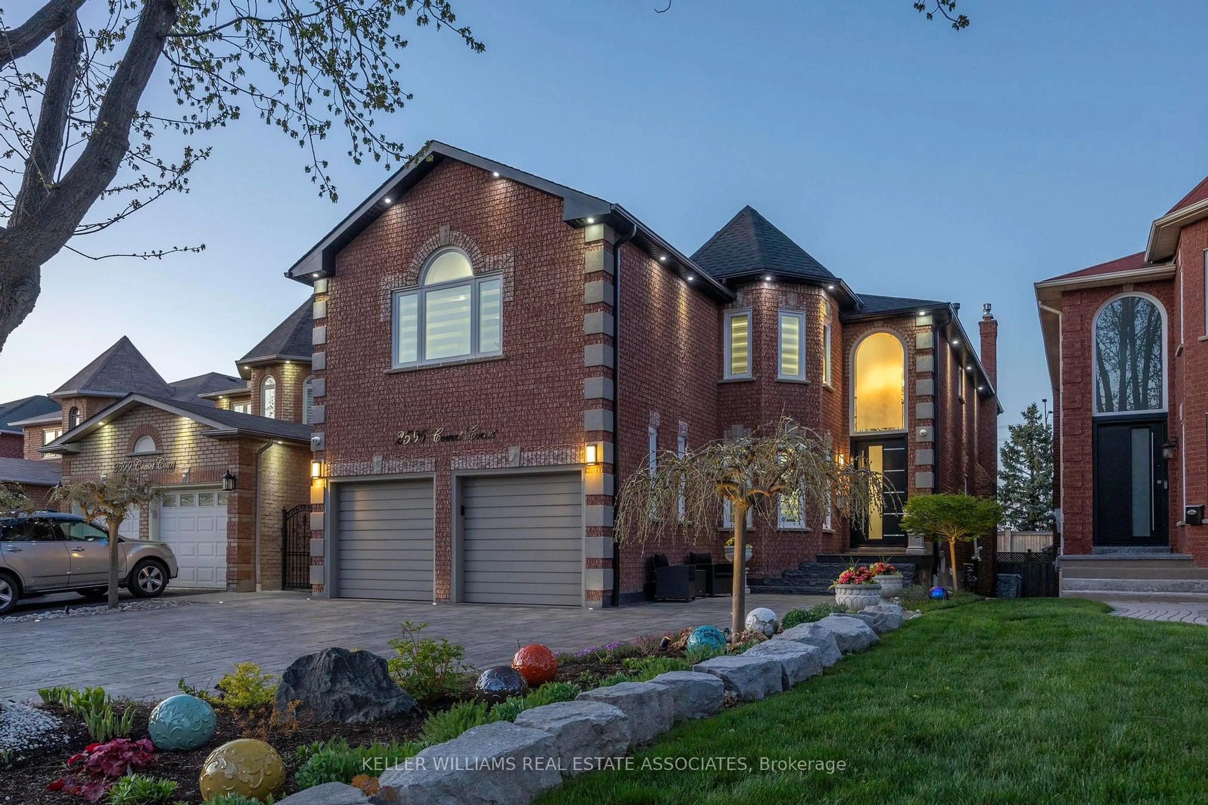 Home with brick exterior material, street for 2595 Comet Crt, Mississauga Ontario L5K 2R4