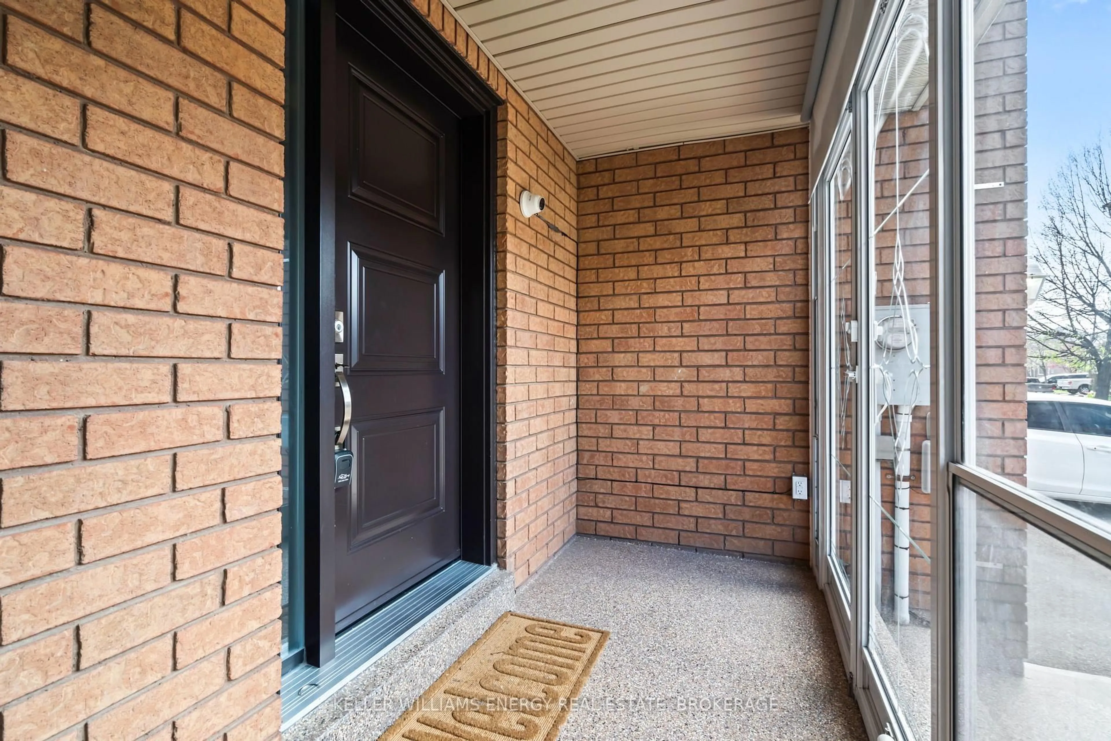Indoor entryway for 19 Woodstream Ave, Brampton Ontario L6R 1M7