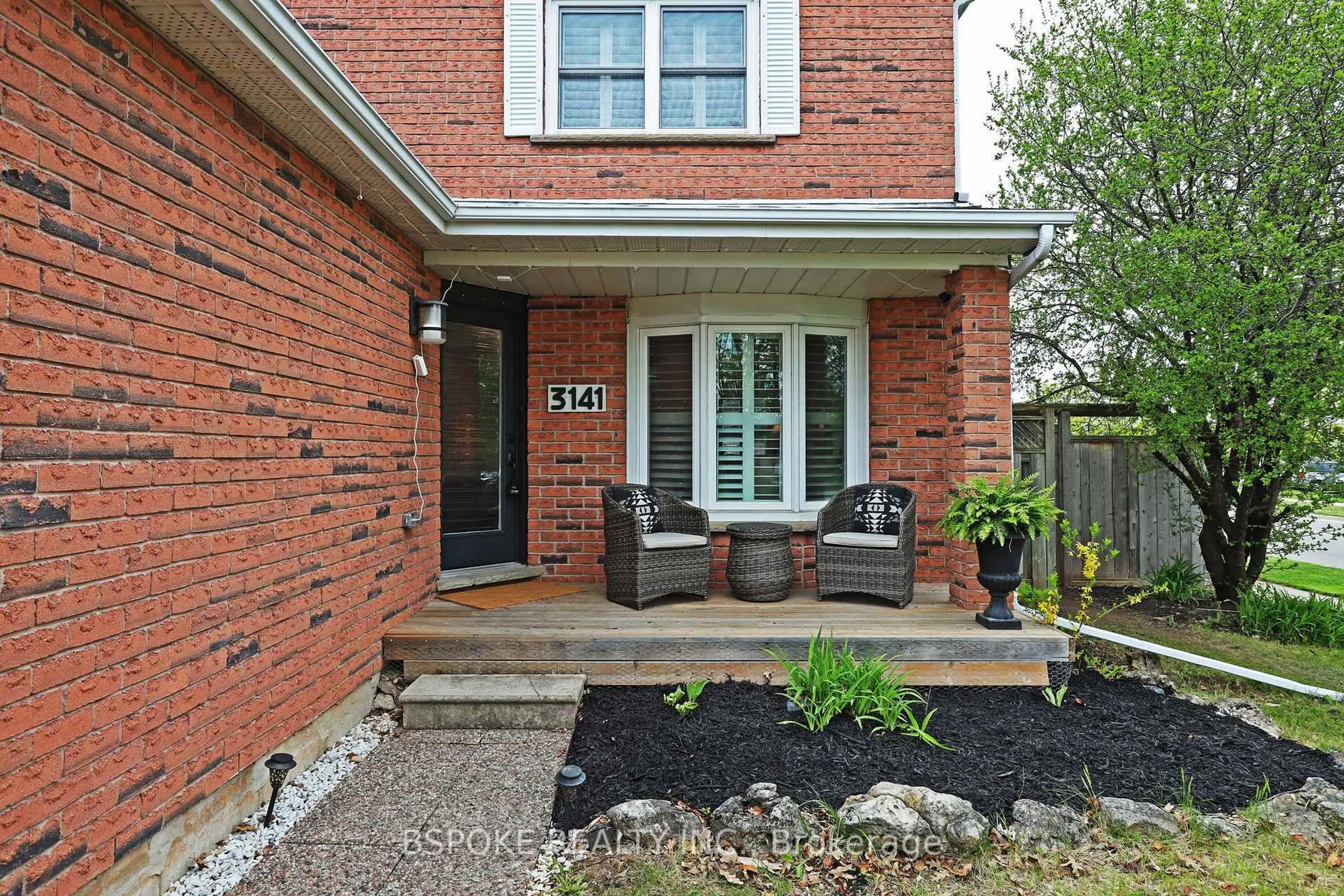 Home with brick exterior material, street for 3141 Sandcliffe Crt, Burlington Ontario L7M 3H1