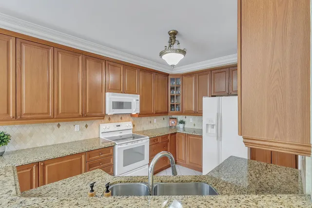 Additional property image - 2444 Salcome Dr