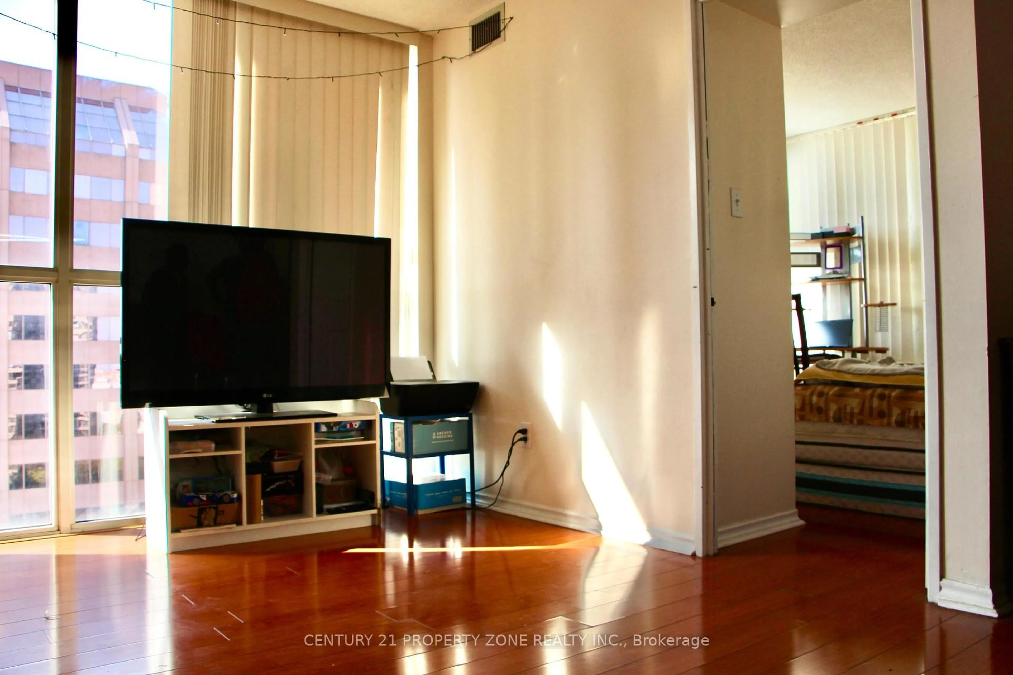 A pic of a room for 285 Enfield Pl #1410, Mississauga Ontario L5B 3Y6