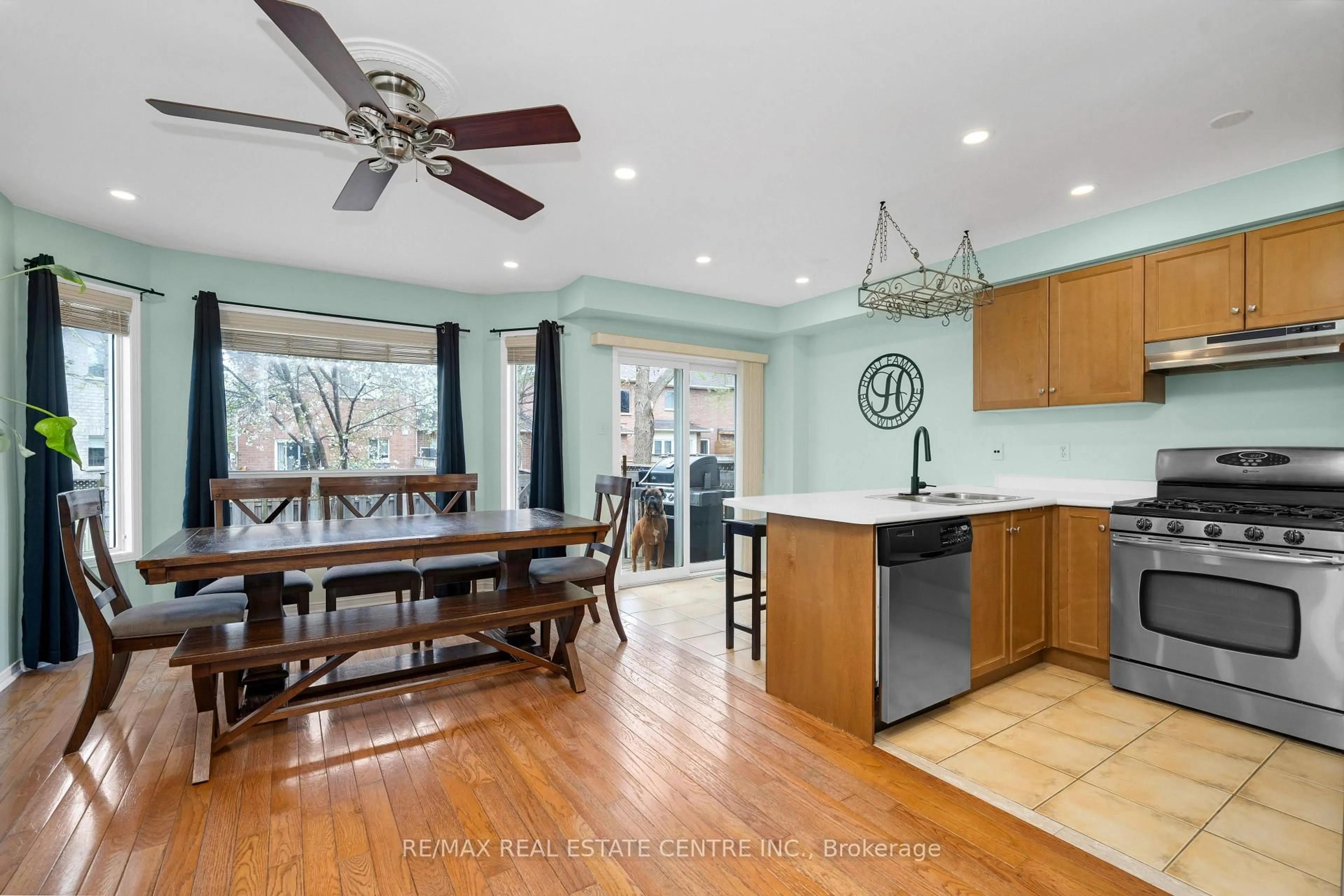 Open concept kitchen, ceramic/tile floor for 36 Harding St, Halton Hills Ontario L7G 6B2