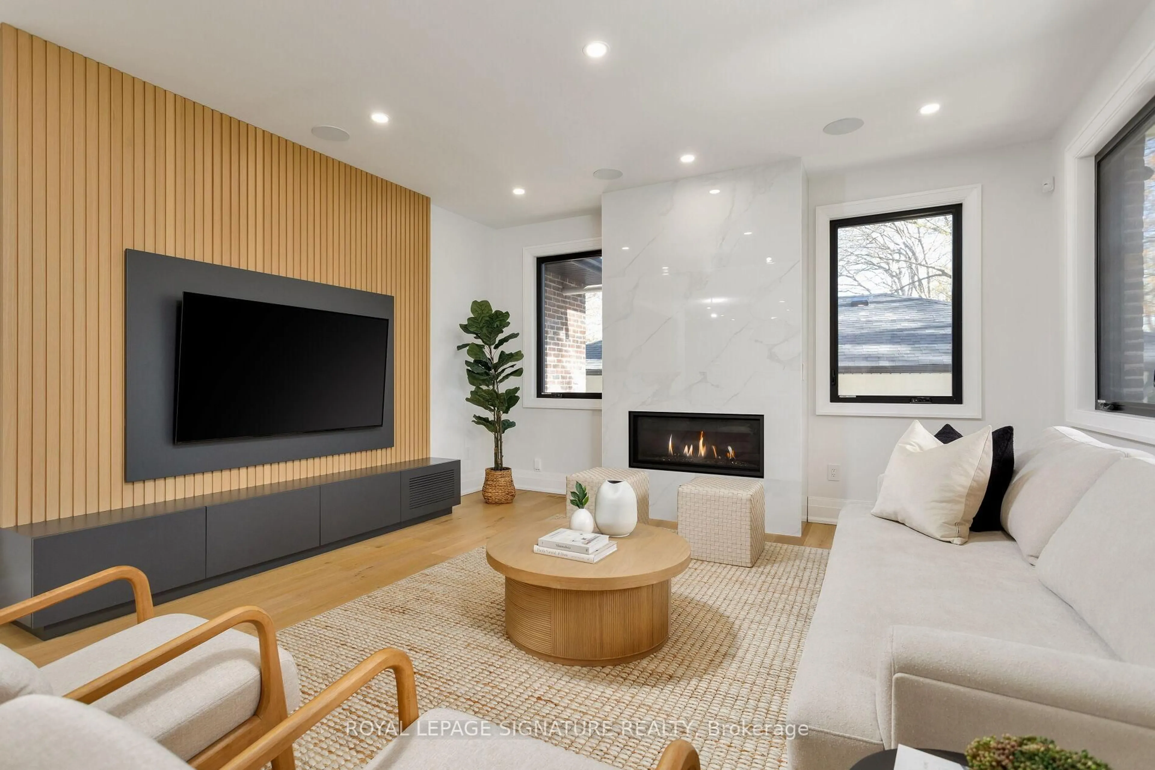 Living room with furniture, unknown for 20 Ashford Dr, Toronto Ontario M9B 5W8