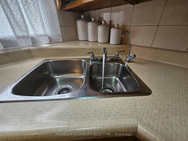 Additional property image - 3099 Merritt Ave