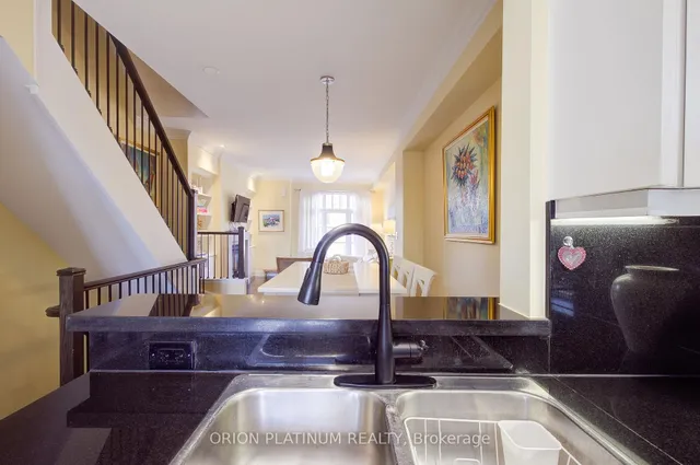 Additional property image - 1812 Burnhamthorpe Rd Unit 94