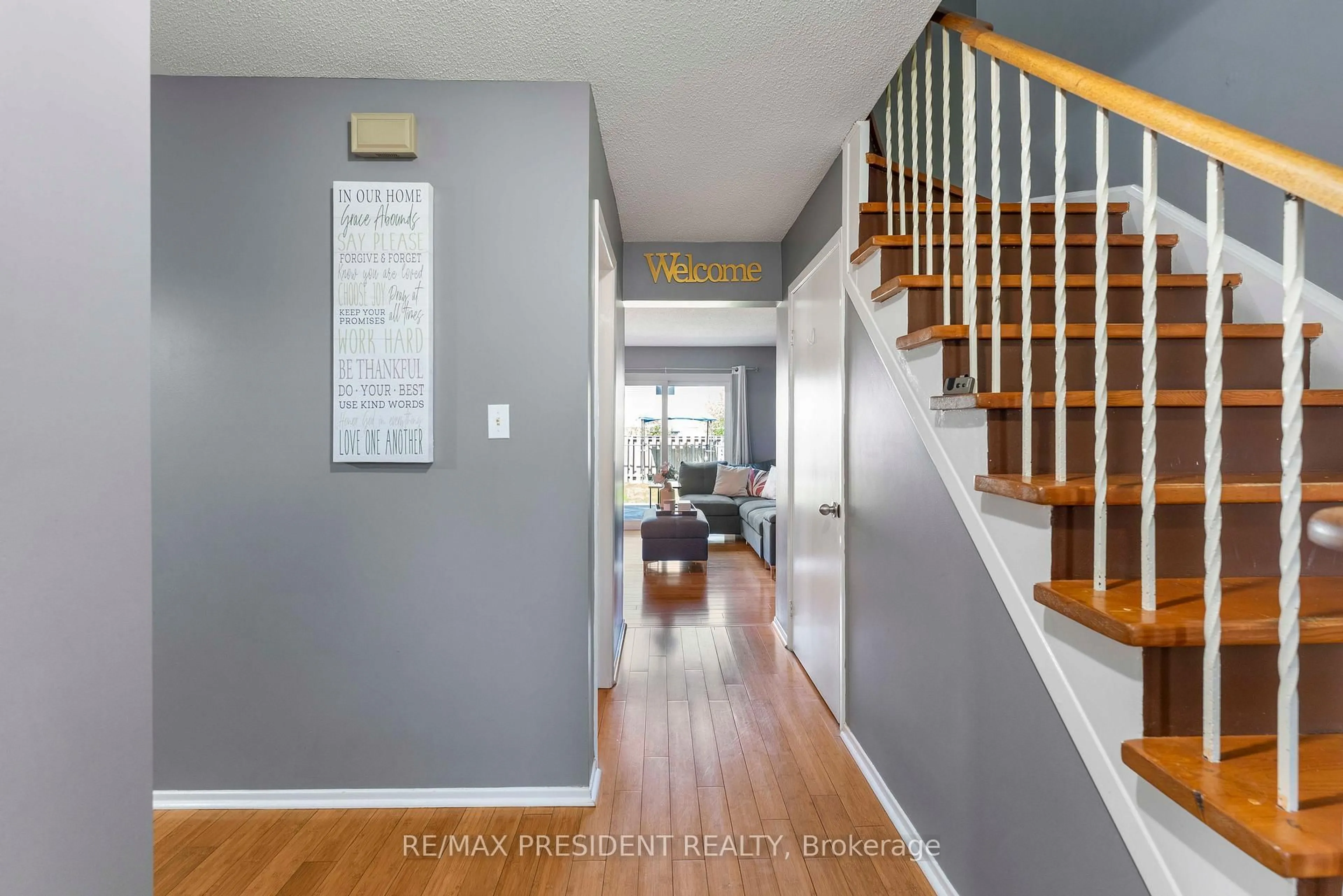 Indoor entryway for 12 Summertime Crt, Brampton Ontario L6Z 2B4