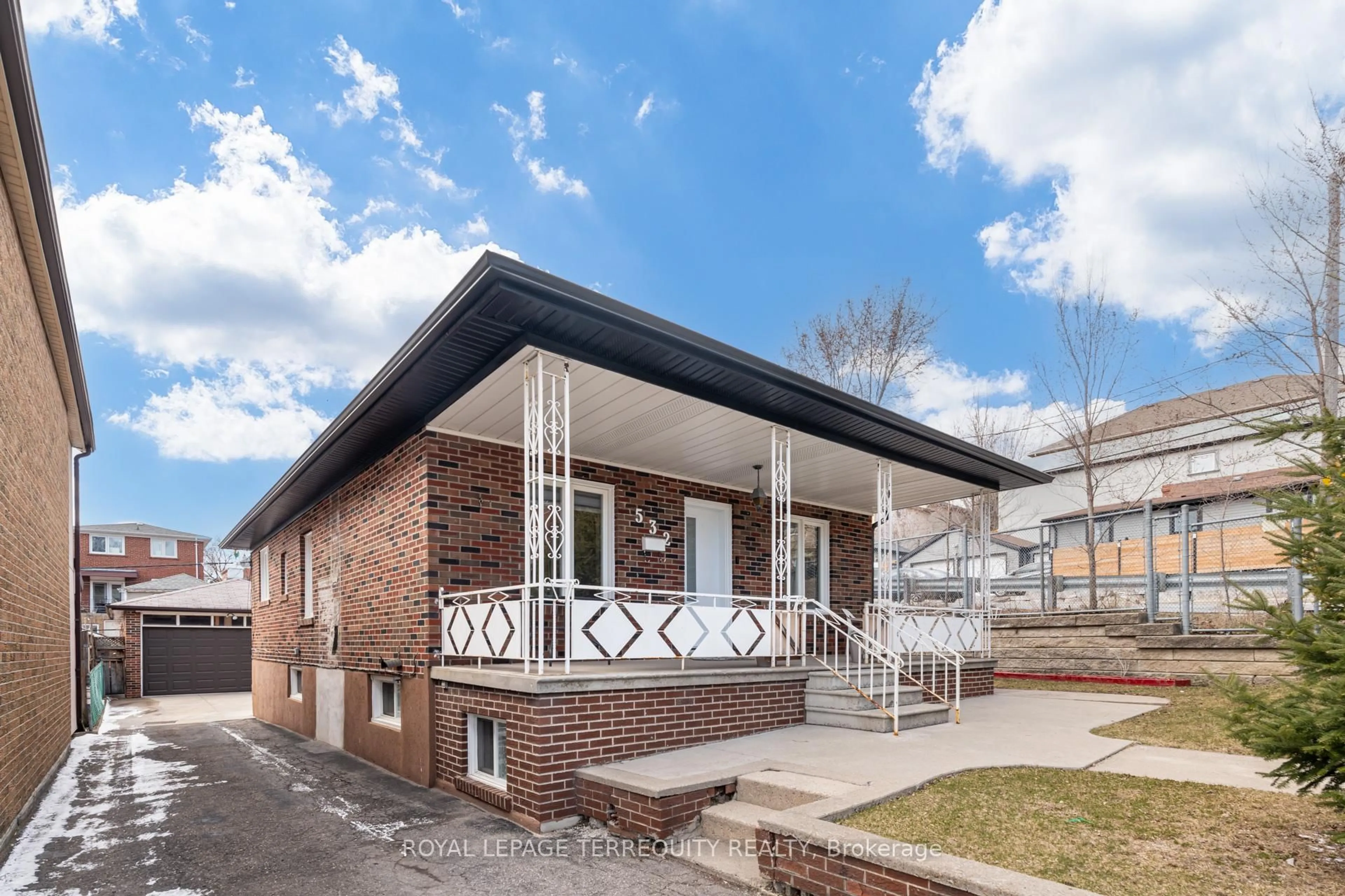 Home with brick exterior material, street for 532 Silverthorn Ave, Toronto Ontario M6M 3H7