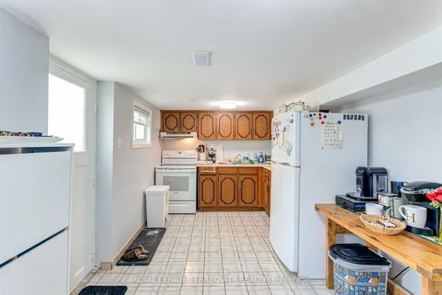 Additional property image - 532 Silverthorn Ave