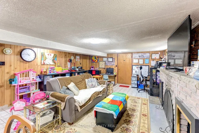 Additional property image - 532 Silverthorn Ave