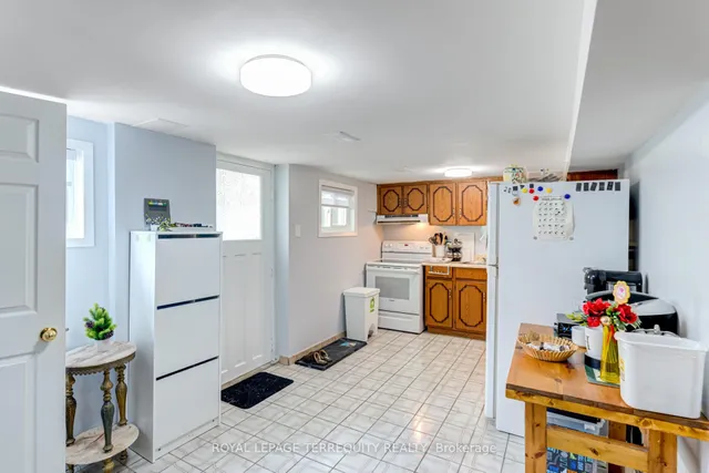 Additional property image - 532 Silverthorn Ave