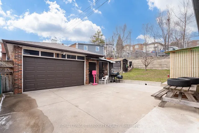 Additional property image - 532 Silverthorn Ave