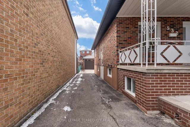 Additional property image - 532 Silverthorn Ave