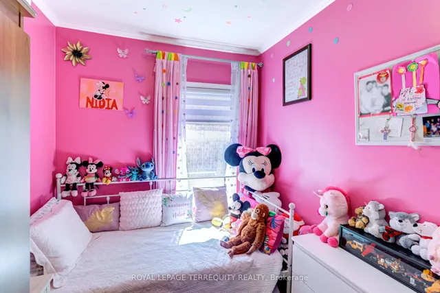 Additional property image - 532 Silverthorn Ave