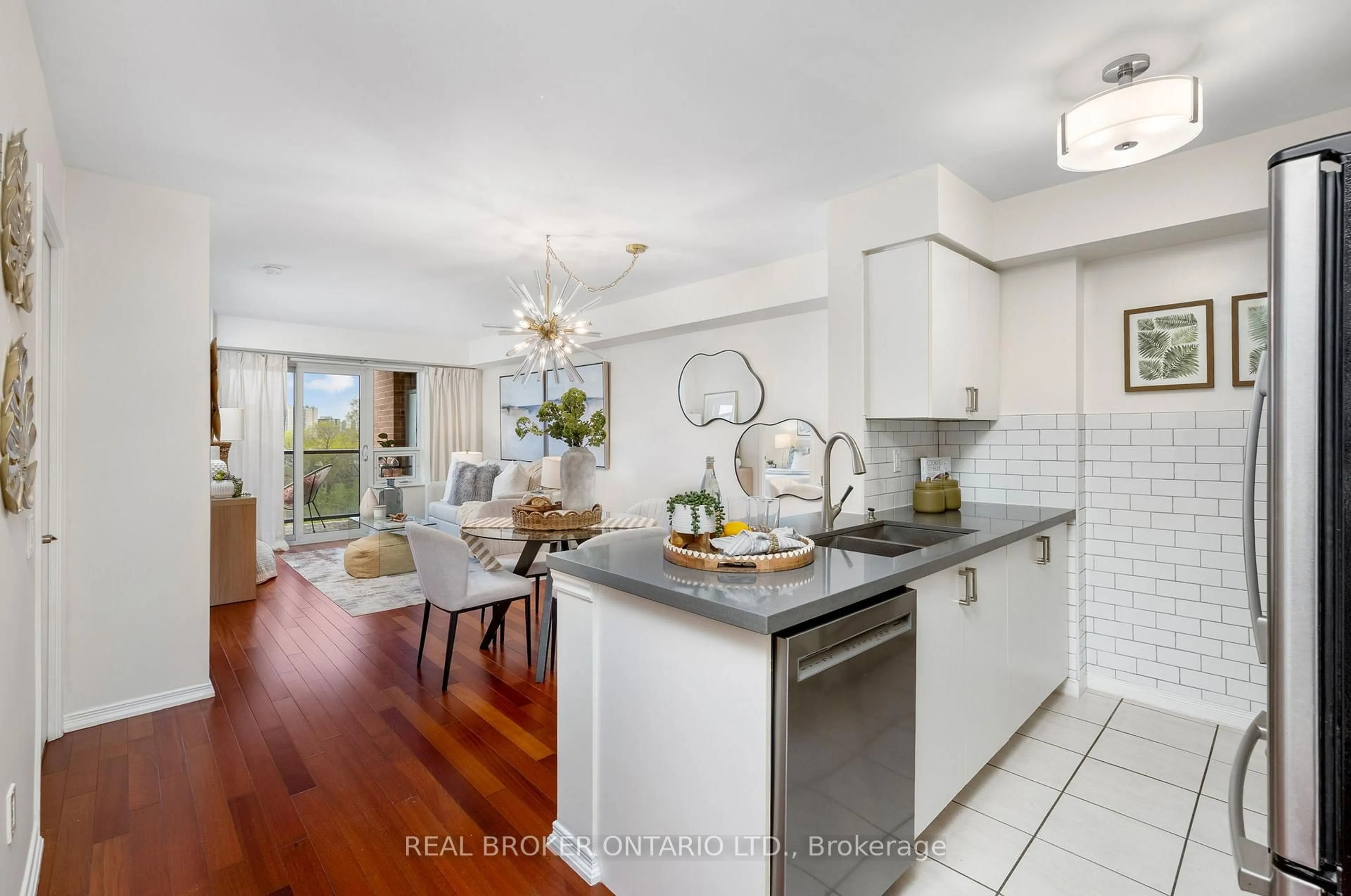 Open concept kitchen, unknown for 61 Heintzman St #718, Toronto Ontario M6P 5A2