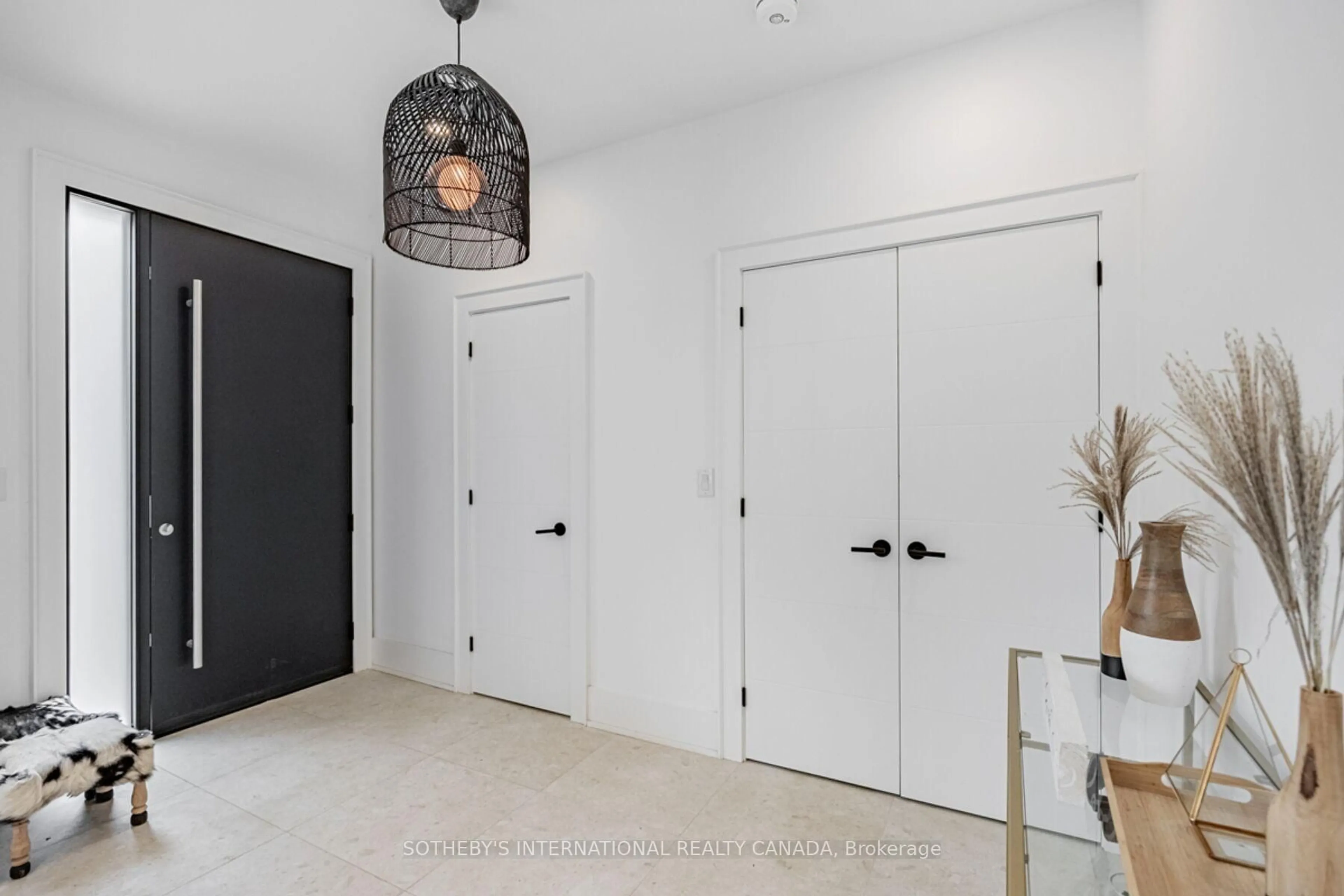 Indoor entryway for 6 Twenty Fifth St, Toronto Ontario M8V 3P3