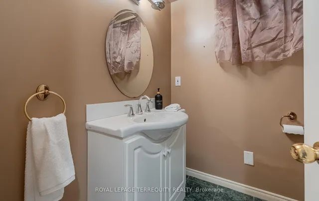 Additional property image - 504 Riverside Dr