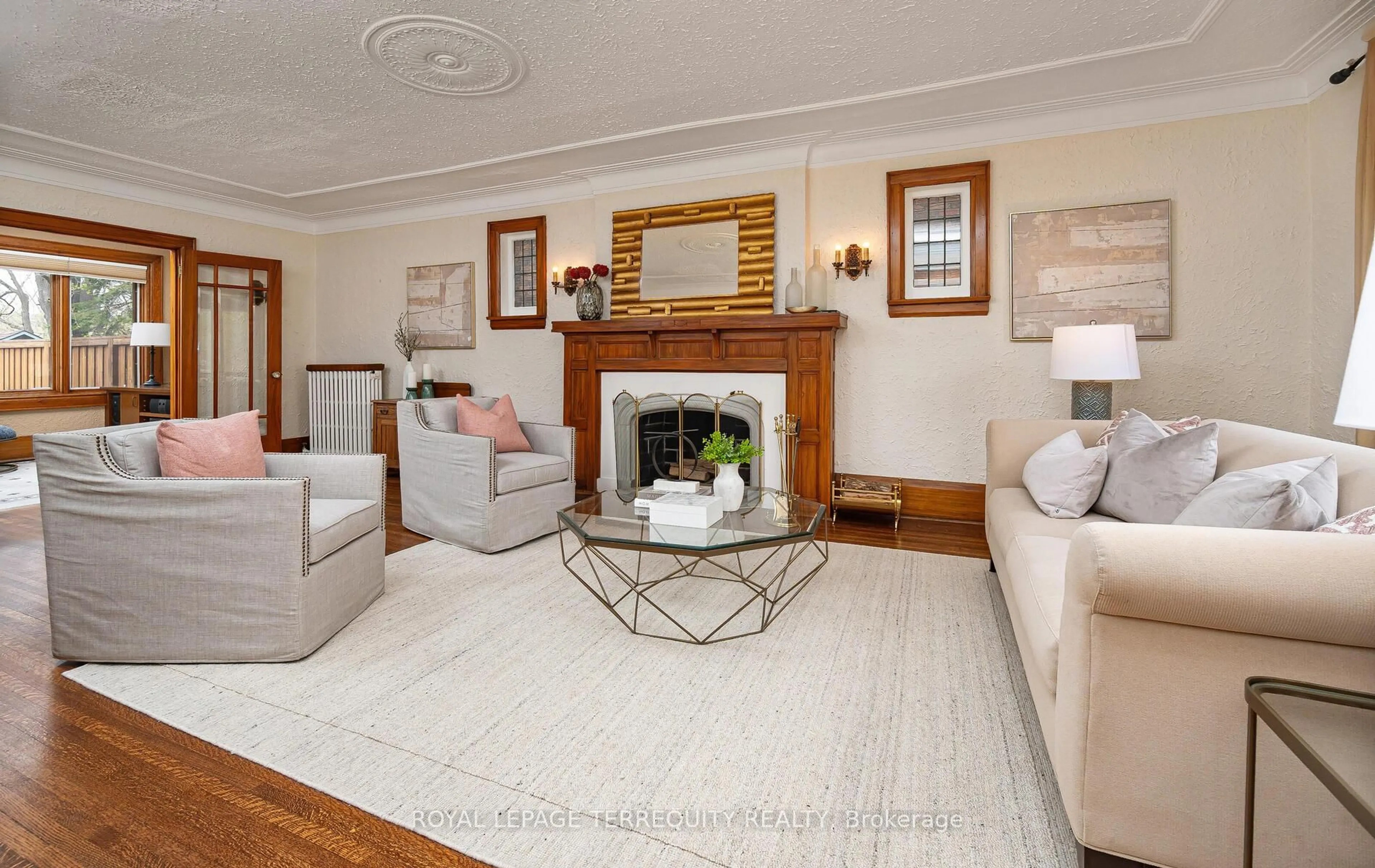 Living room with furniture, unknown for 504 Riverside Dr, Toronto Ontario M6S 4B5