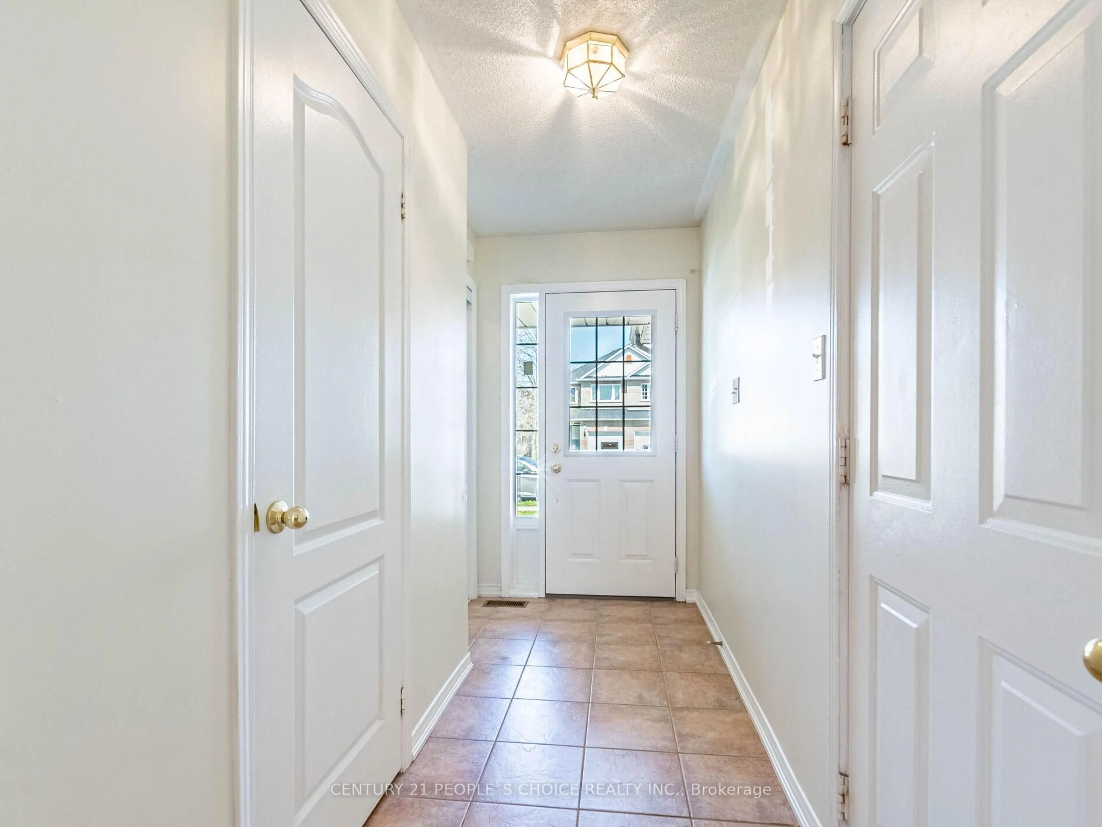 Indoor entryway for 93 River Rock Cres, Brampton Ontario L7A 2W4
