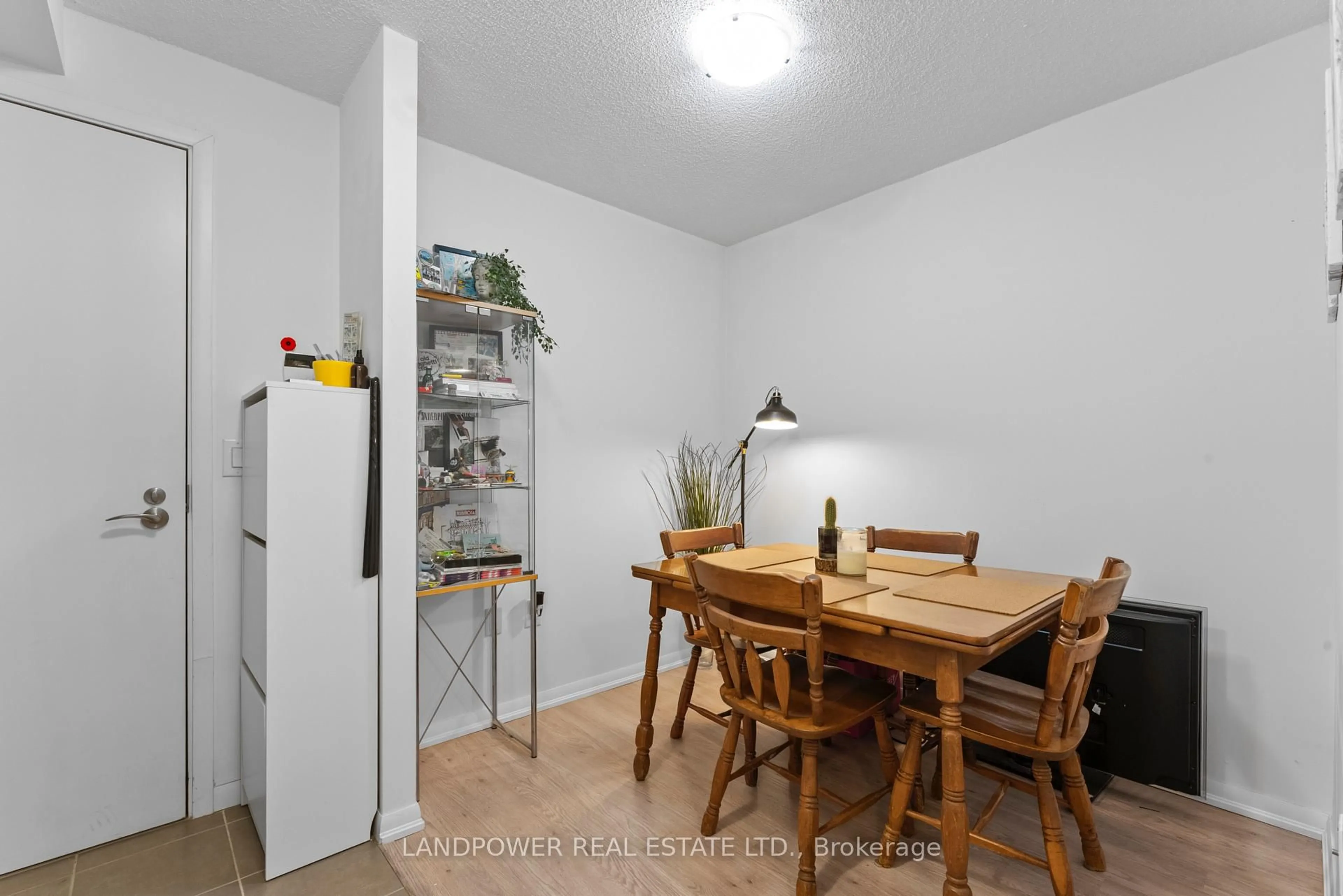 Dining room, unknown for 830 Lawrence Ave #724, Toronto Ontario M6A 1C3