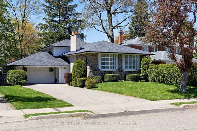 Primary image of 36 Boxwood Rd