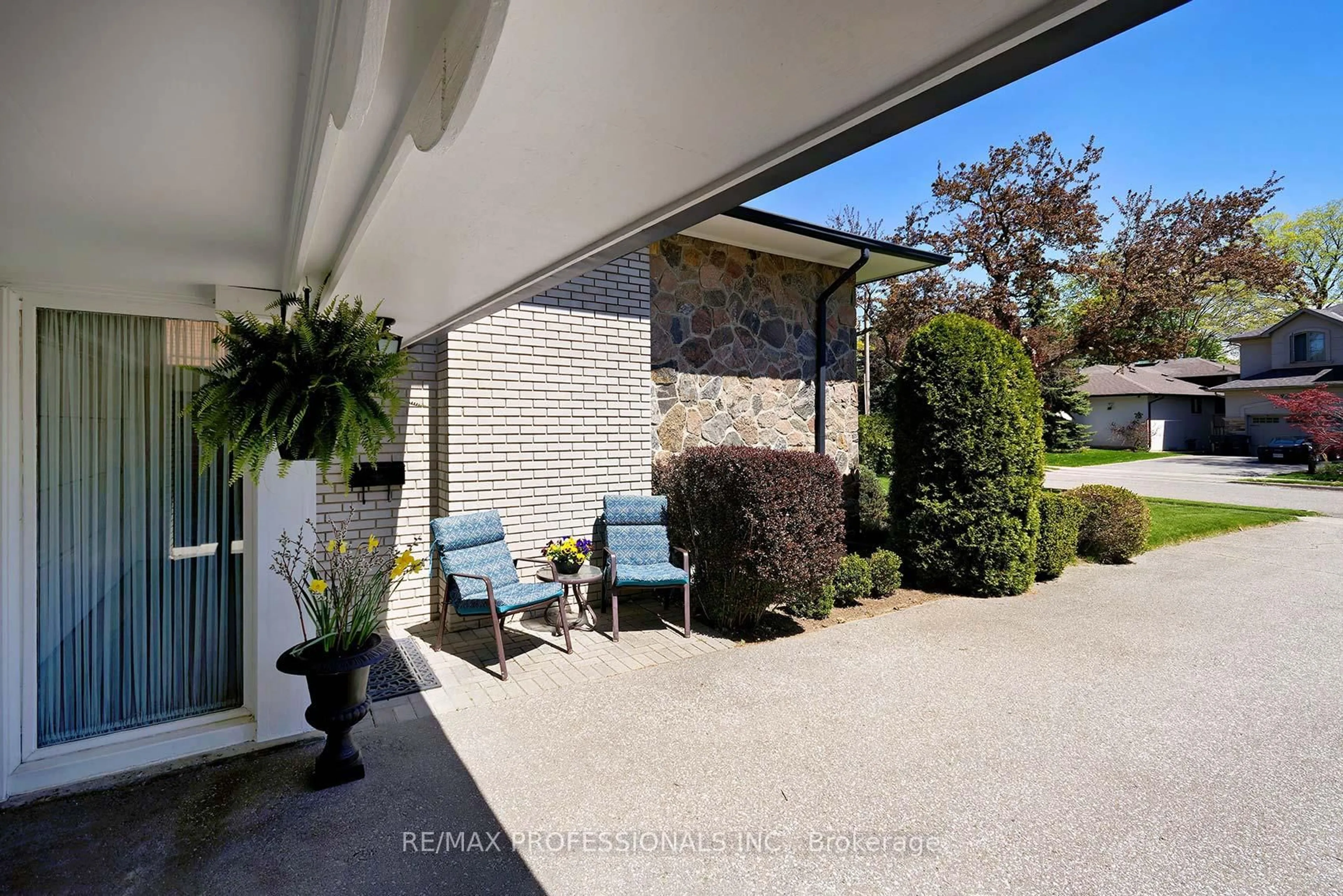 Patio, street for 36 Boxwood Rd, Toronto Ontario M9C 2W5