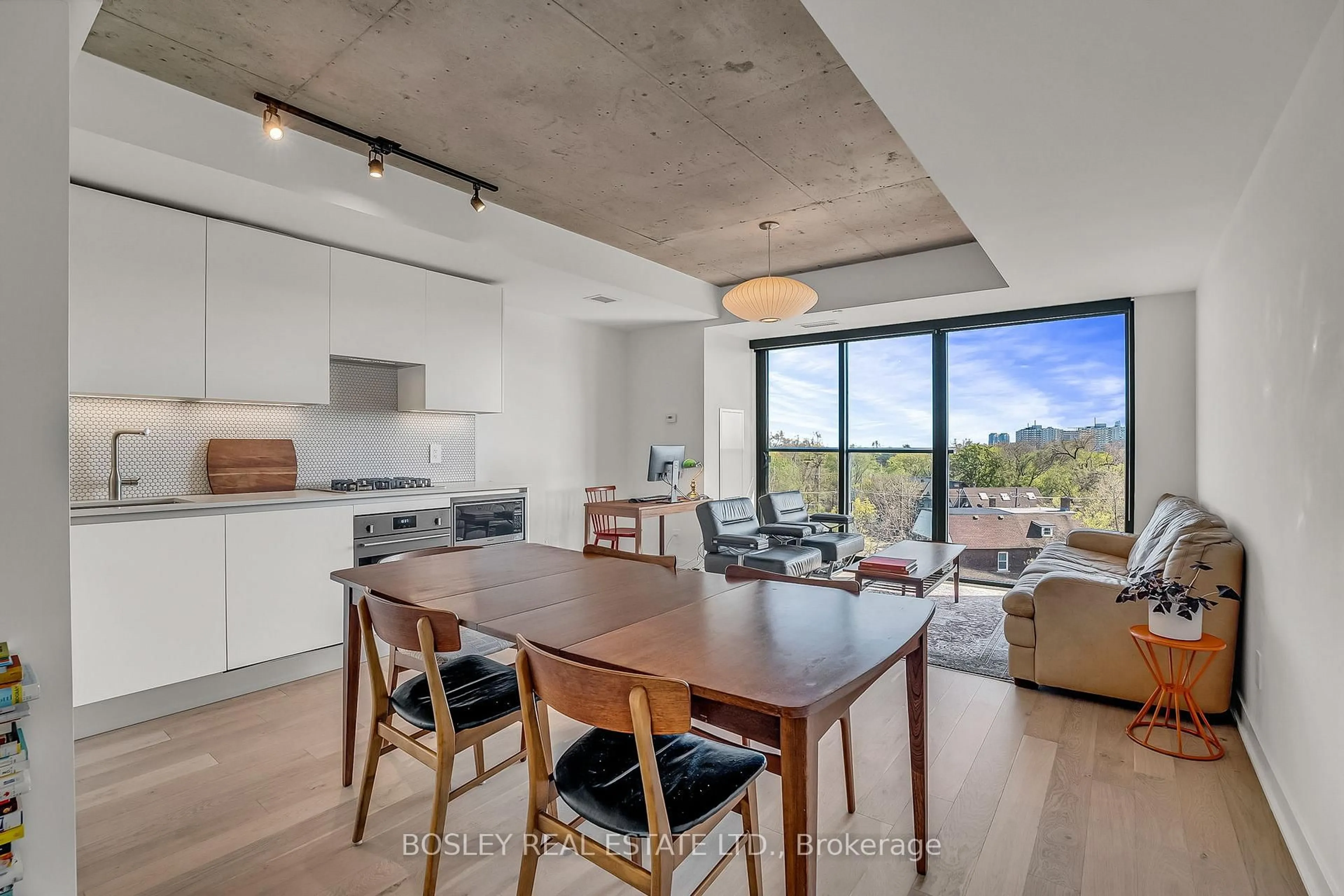 Open concept kitchen, unknown for 2720 Dundas St #522, Toronto Ontario M6P 0C3