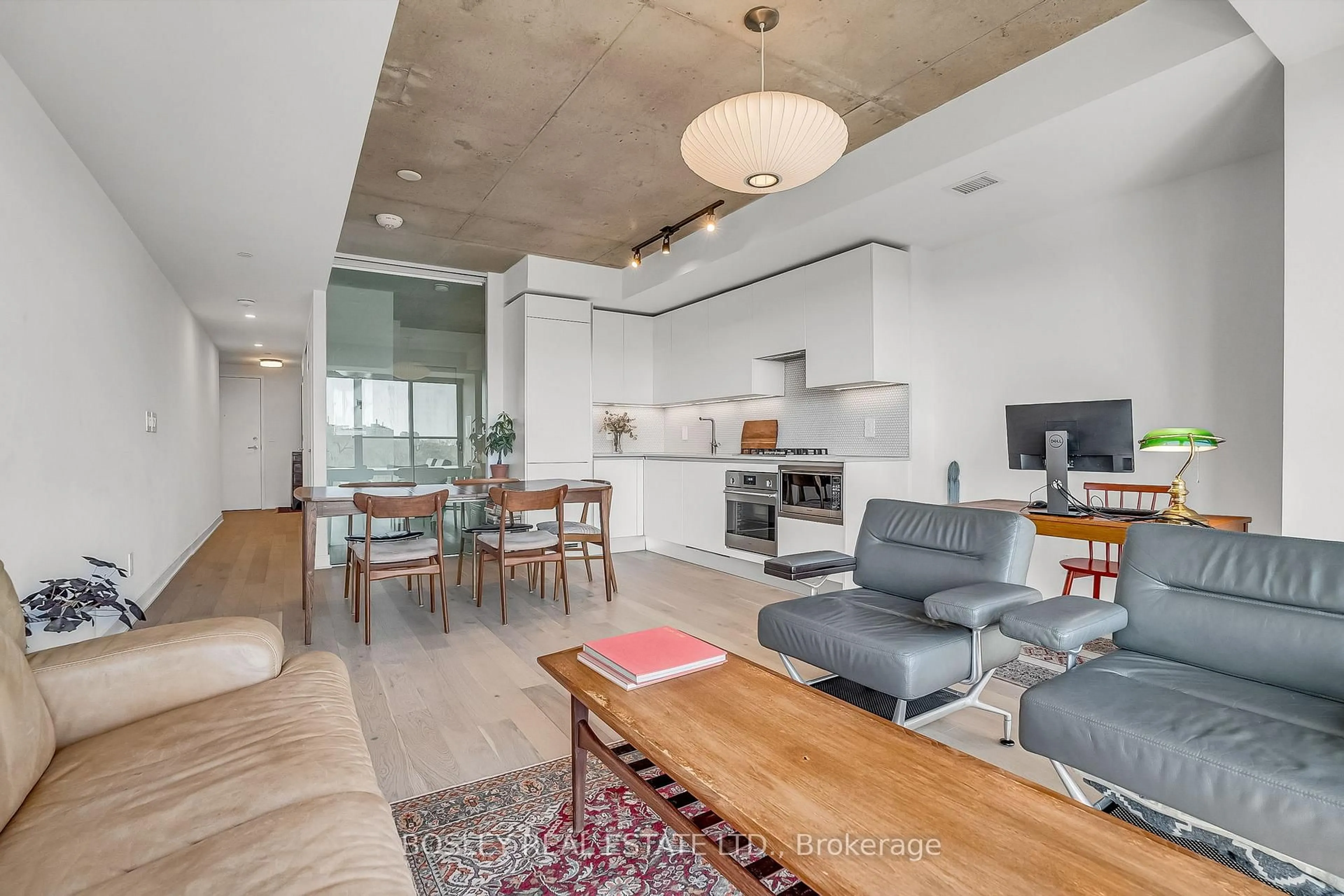 Unknown for 2720 Dundas St #522, Toronto Ontario M6P 0C3