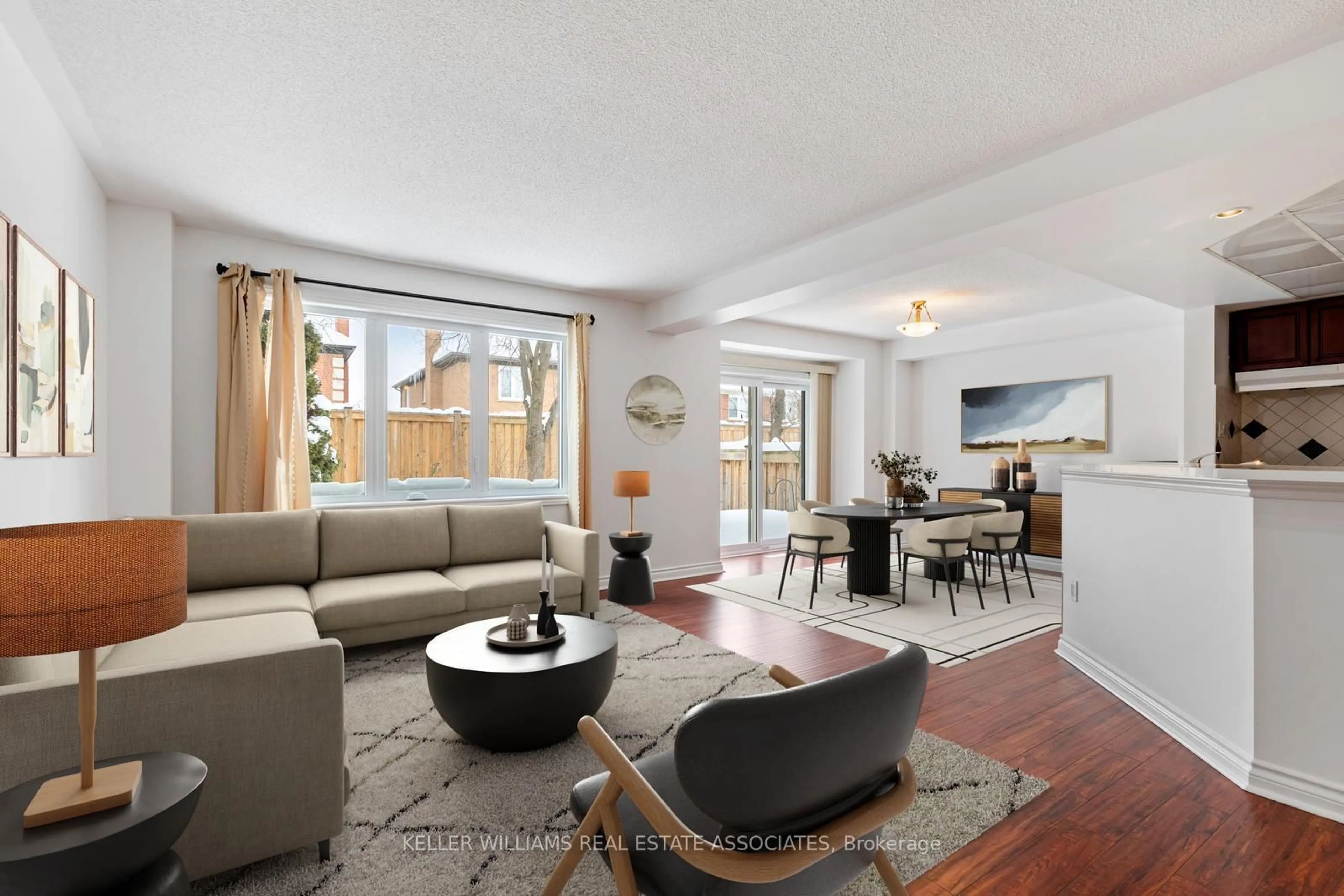 Living room with furniture, unknown for 5480 Glen Erin Dr #60, Mississauga Ontario L5M 5R3