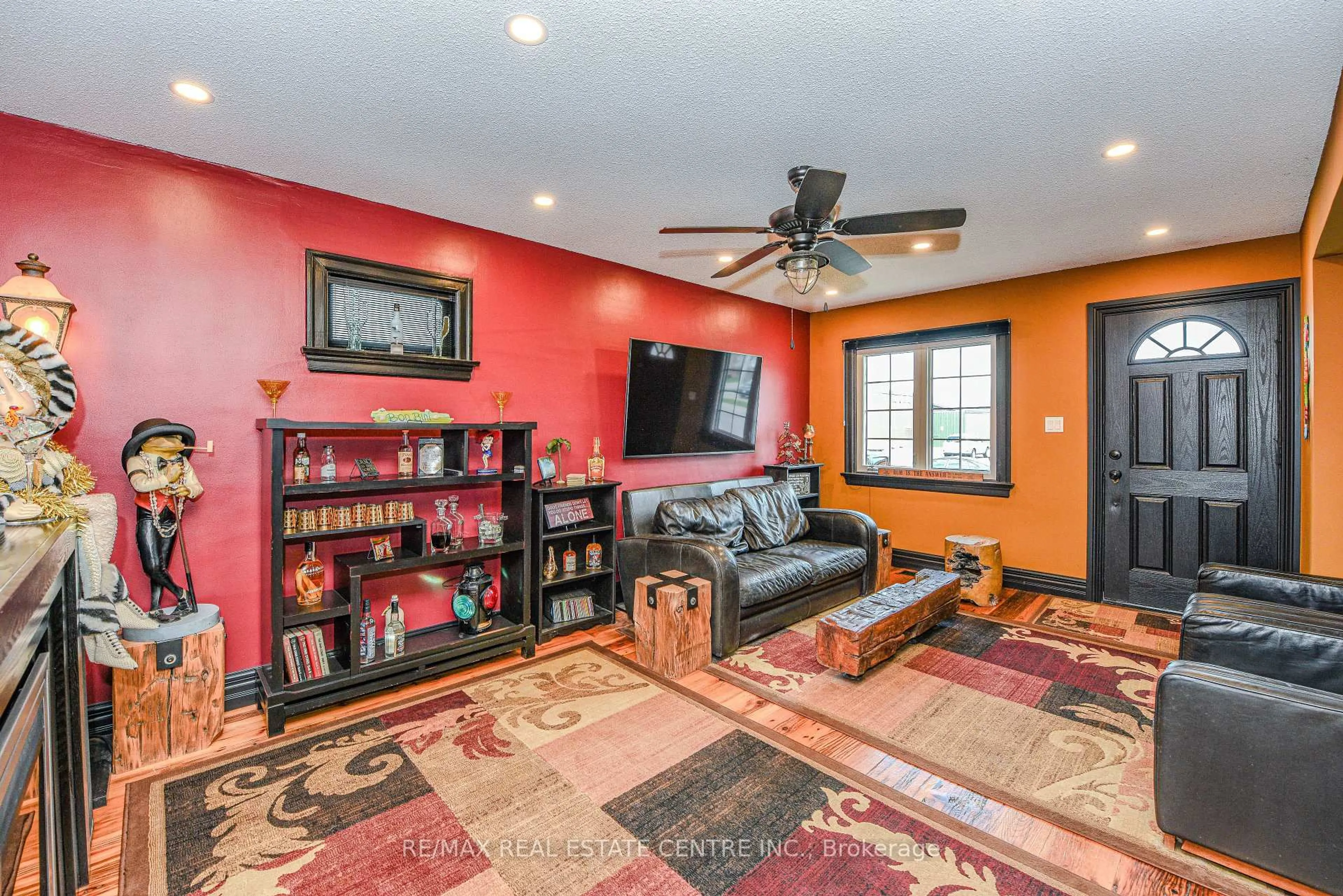 Home theater for 14 Royce Ave, Brampton Ontario L6Y 1J5