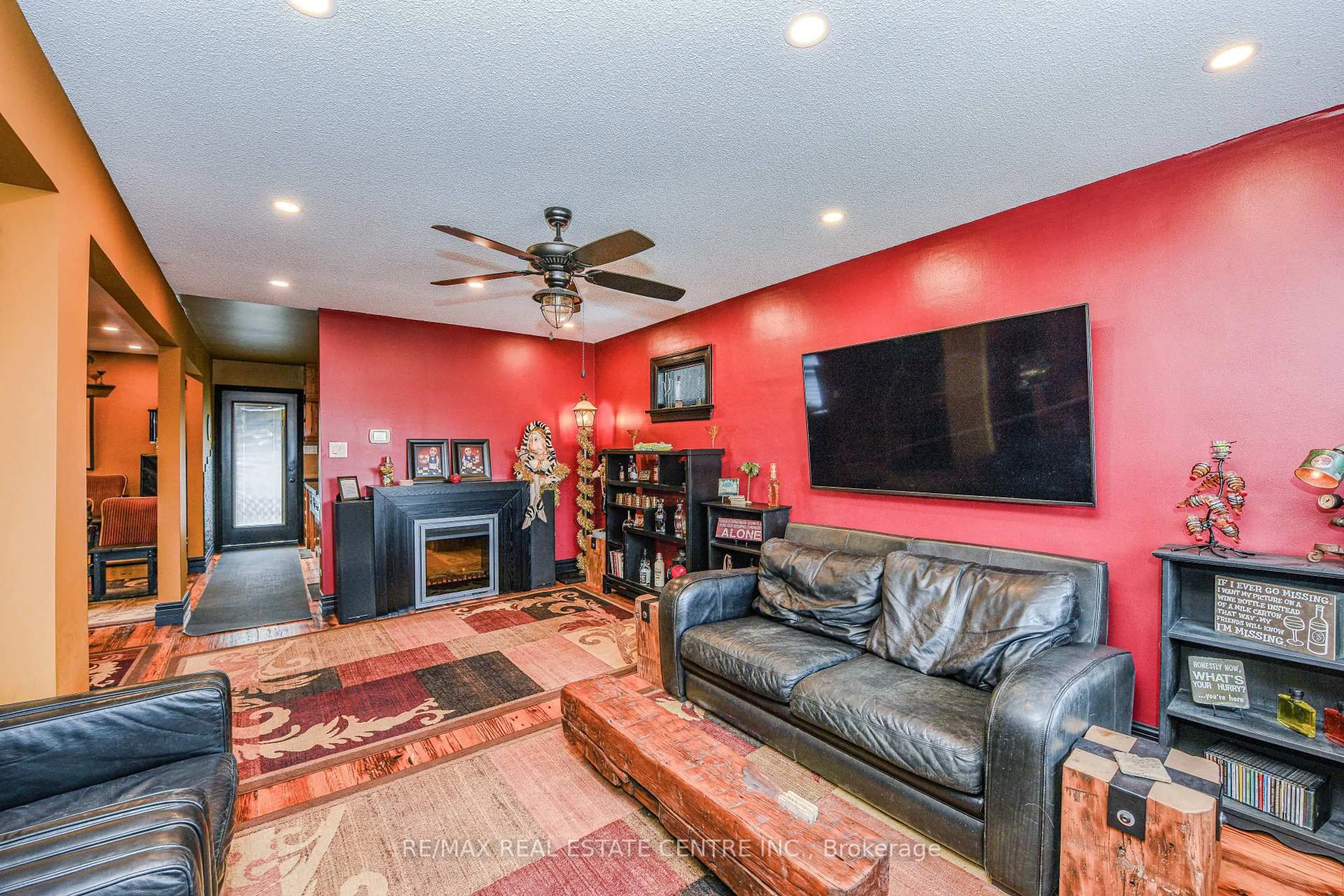 Home theater for 14 Royce Ave, Brampton Ontario L6Y 1J5