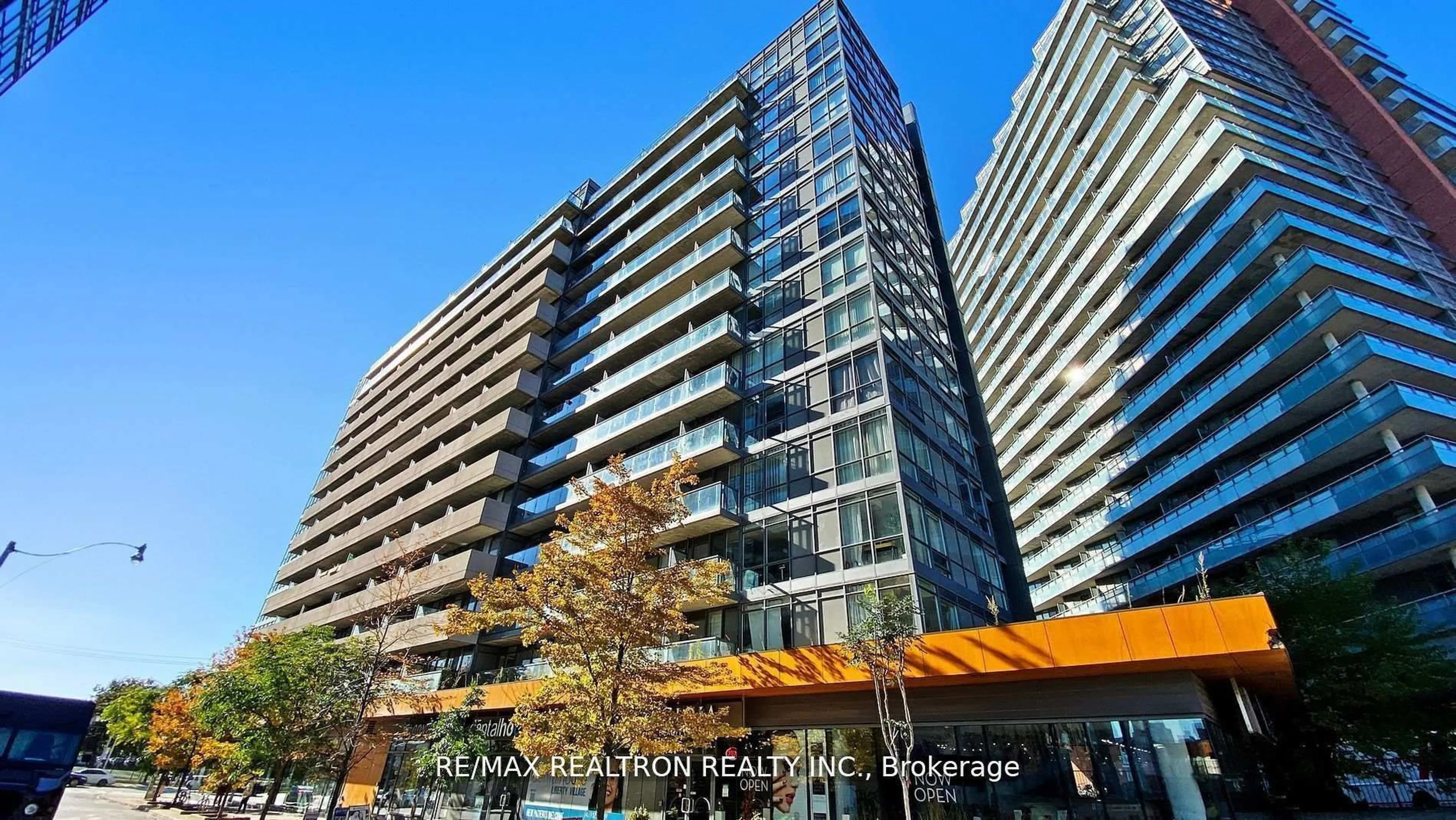 Indoor foyer for 20 Joe Shuster Way #202, Toronto Ontario M6K 0A3