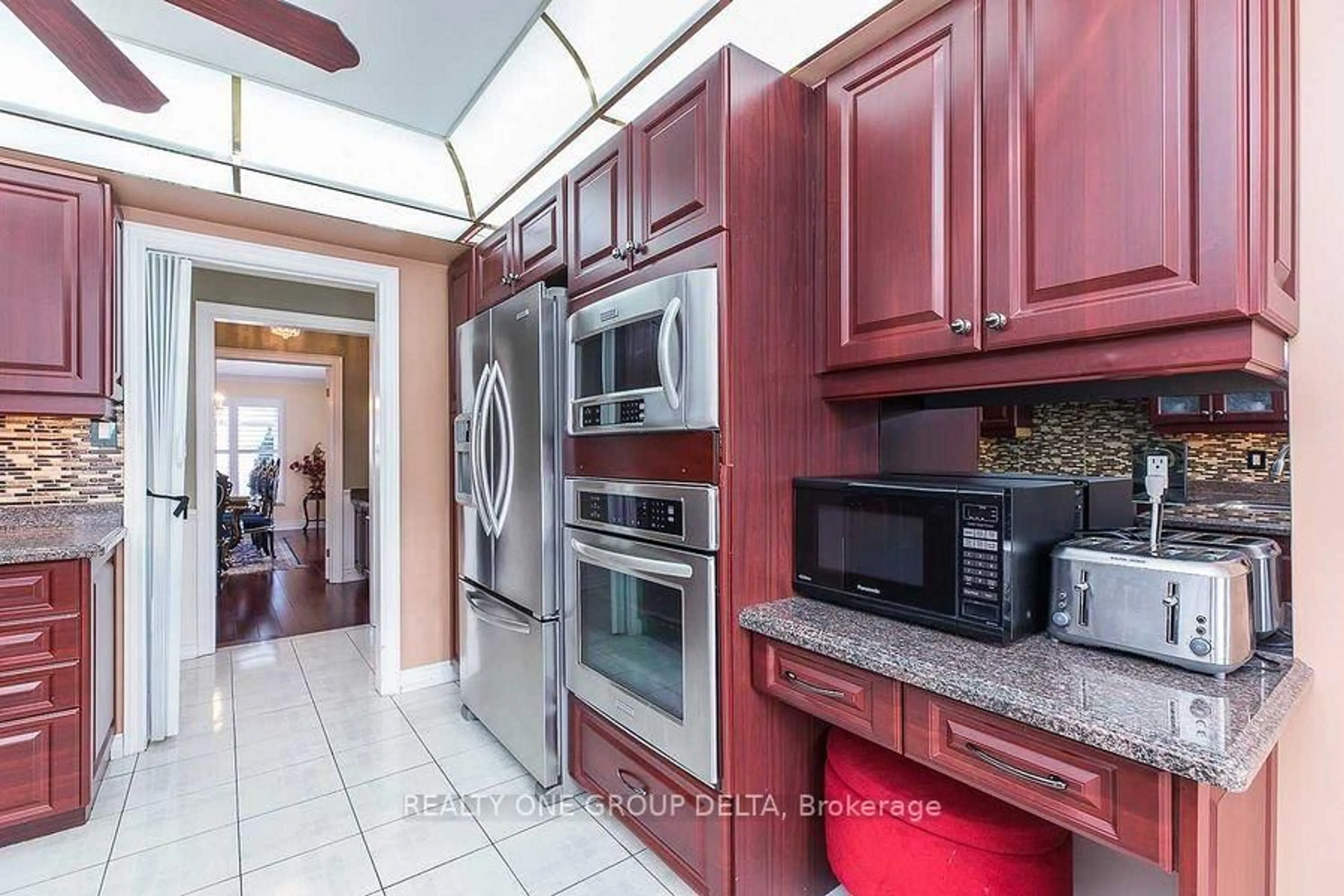 Unknown for 1918 Royal Credit Blvd, Mississauga Ontario L5M 4Y1