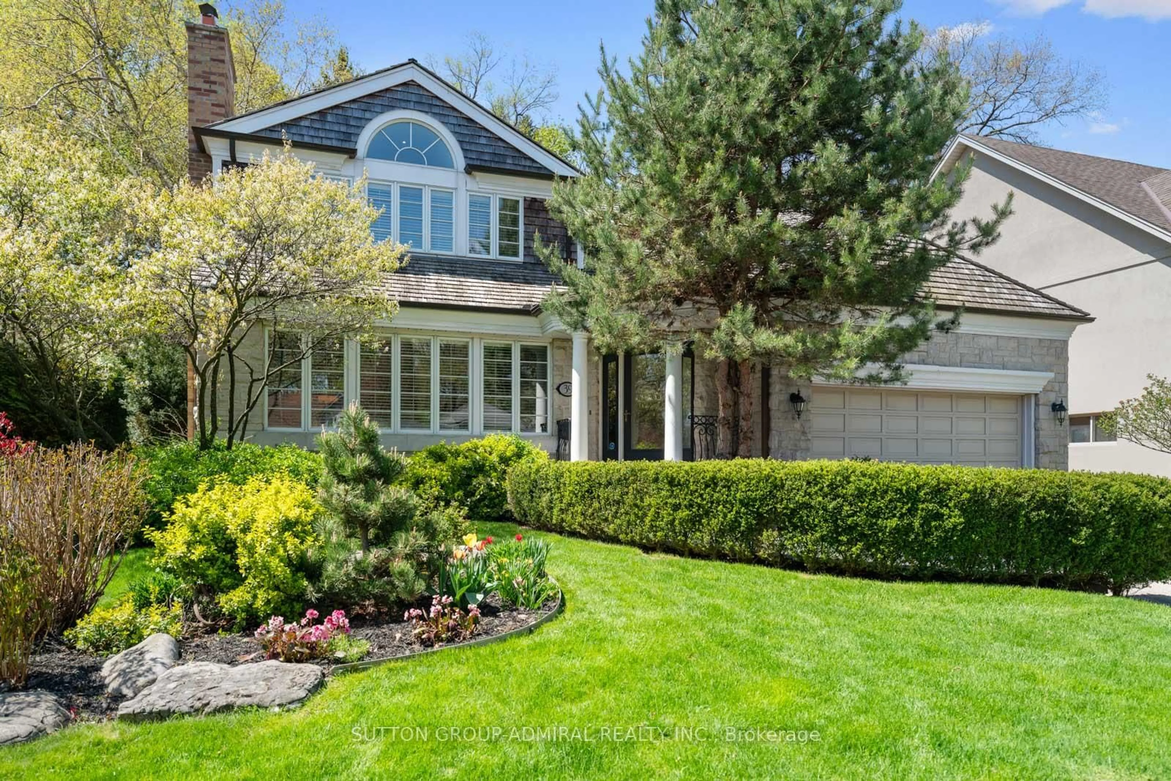 Home with brick exterior material, street for 39 Pinehurst Cres, Toronto Ontario M9A 3A4