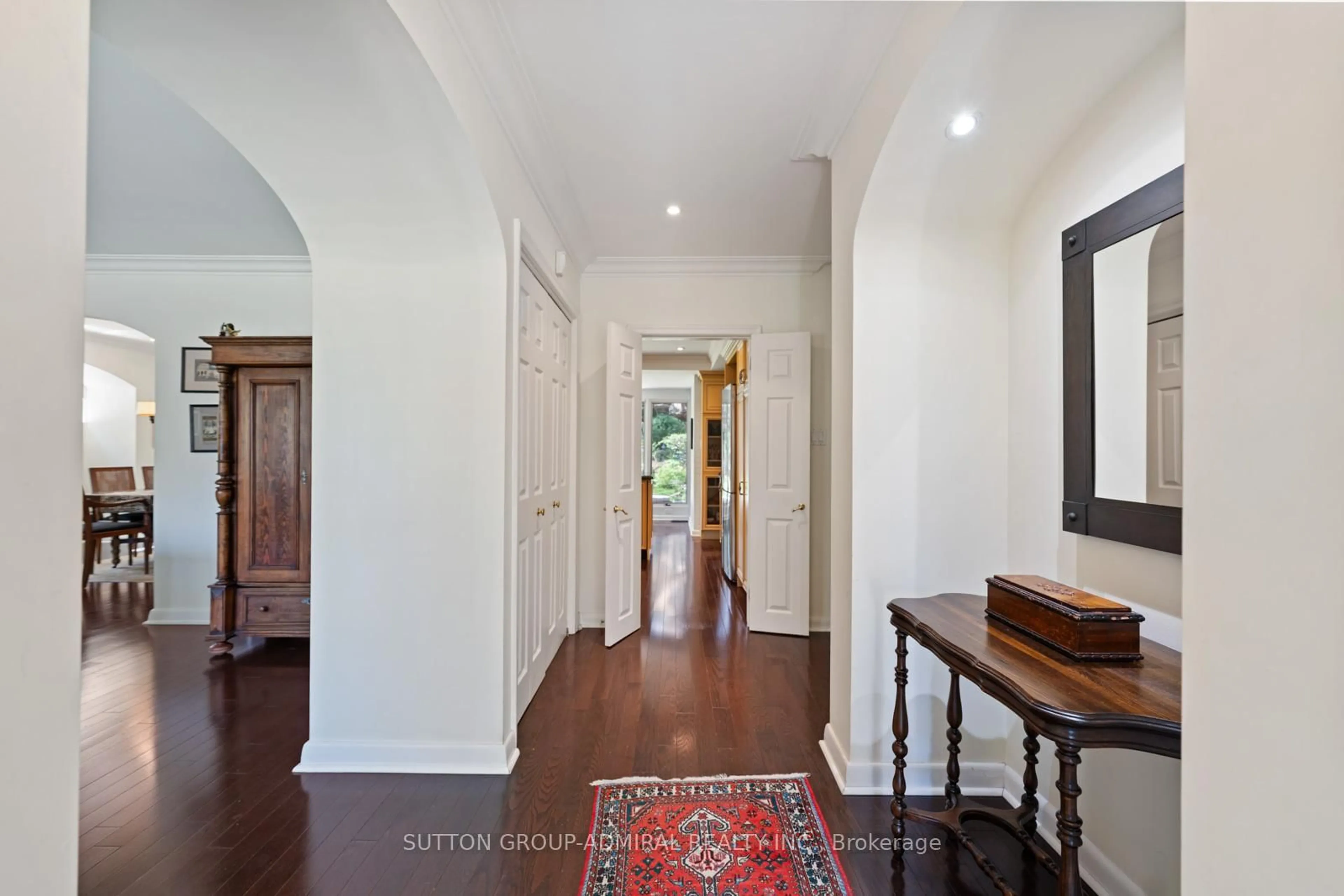 Indoor entryway for 39 Pinehurst Cres, Toronto Ontario M9A 3A4