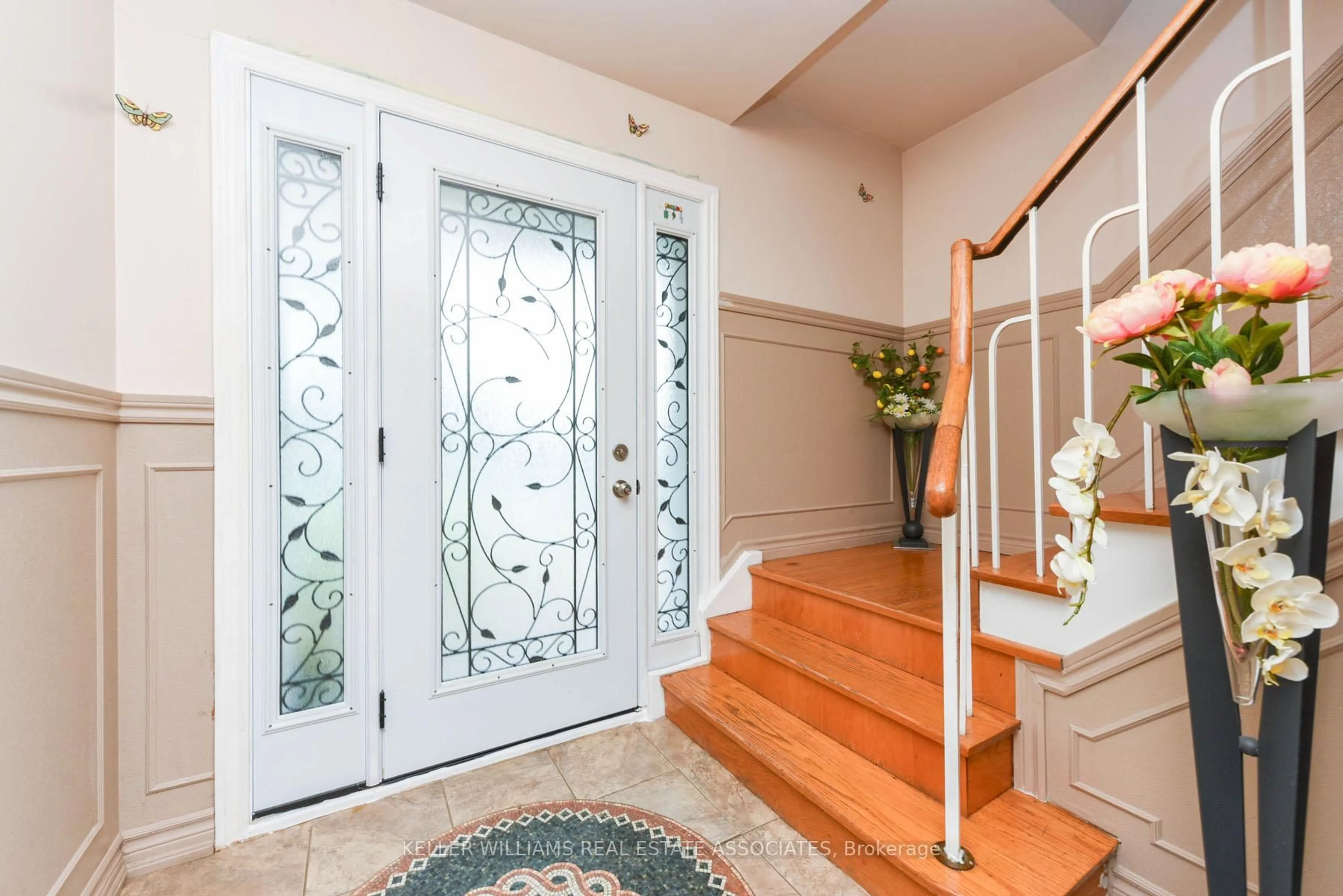 Indoor entryway for 59 Watson Cres, Brampton Ontario L6W 1E5