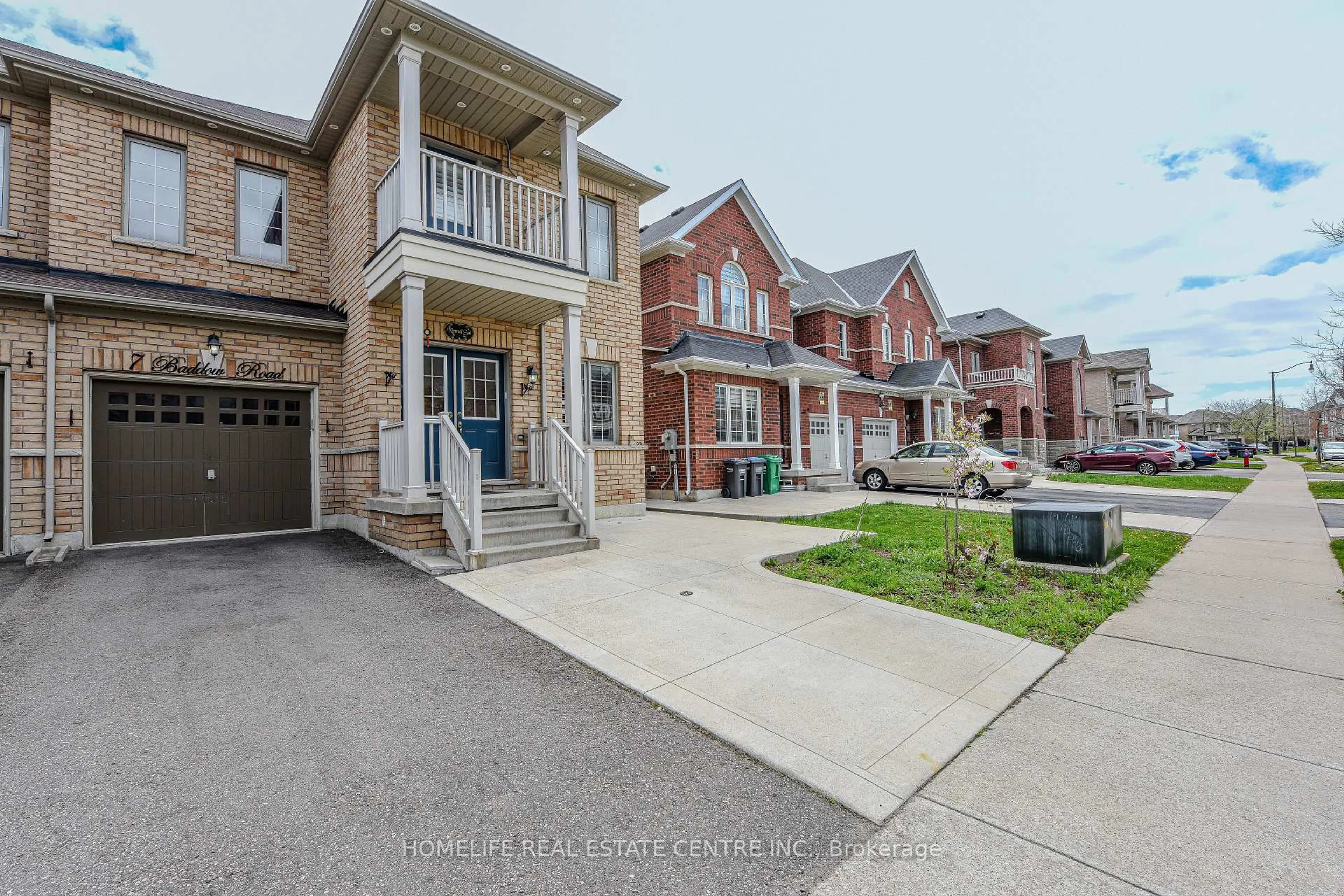 A pic from outside/outdoor area/front of a property/back of a property/a pic from drone, street for 7 Baddow Rd, Brampton Ontario L6P 3Z7