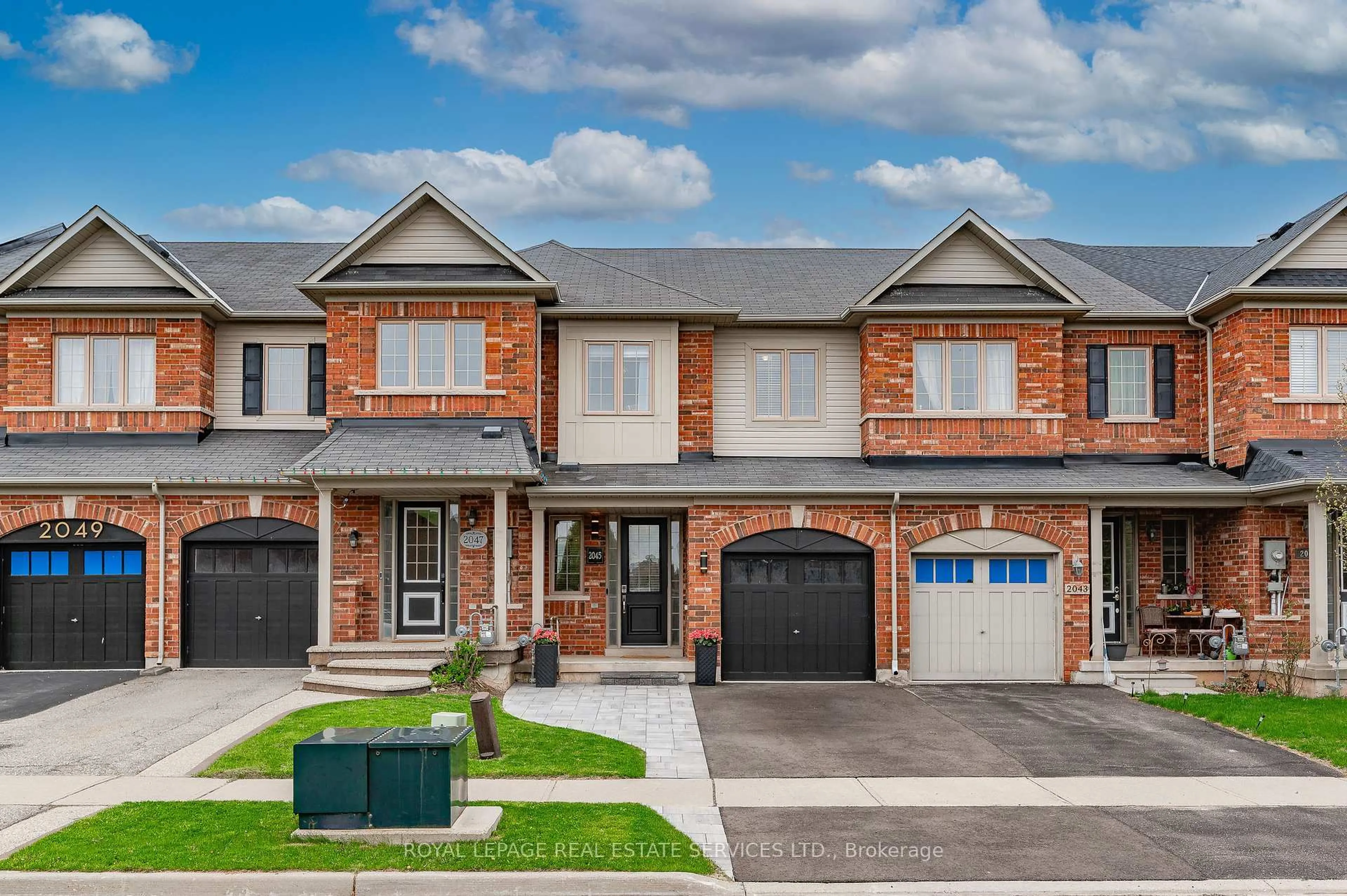 Home with brick exterior material, street for 2045 Fiddlers Way, Oakville Ontario L6M 0M4
